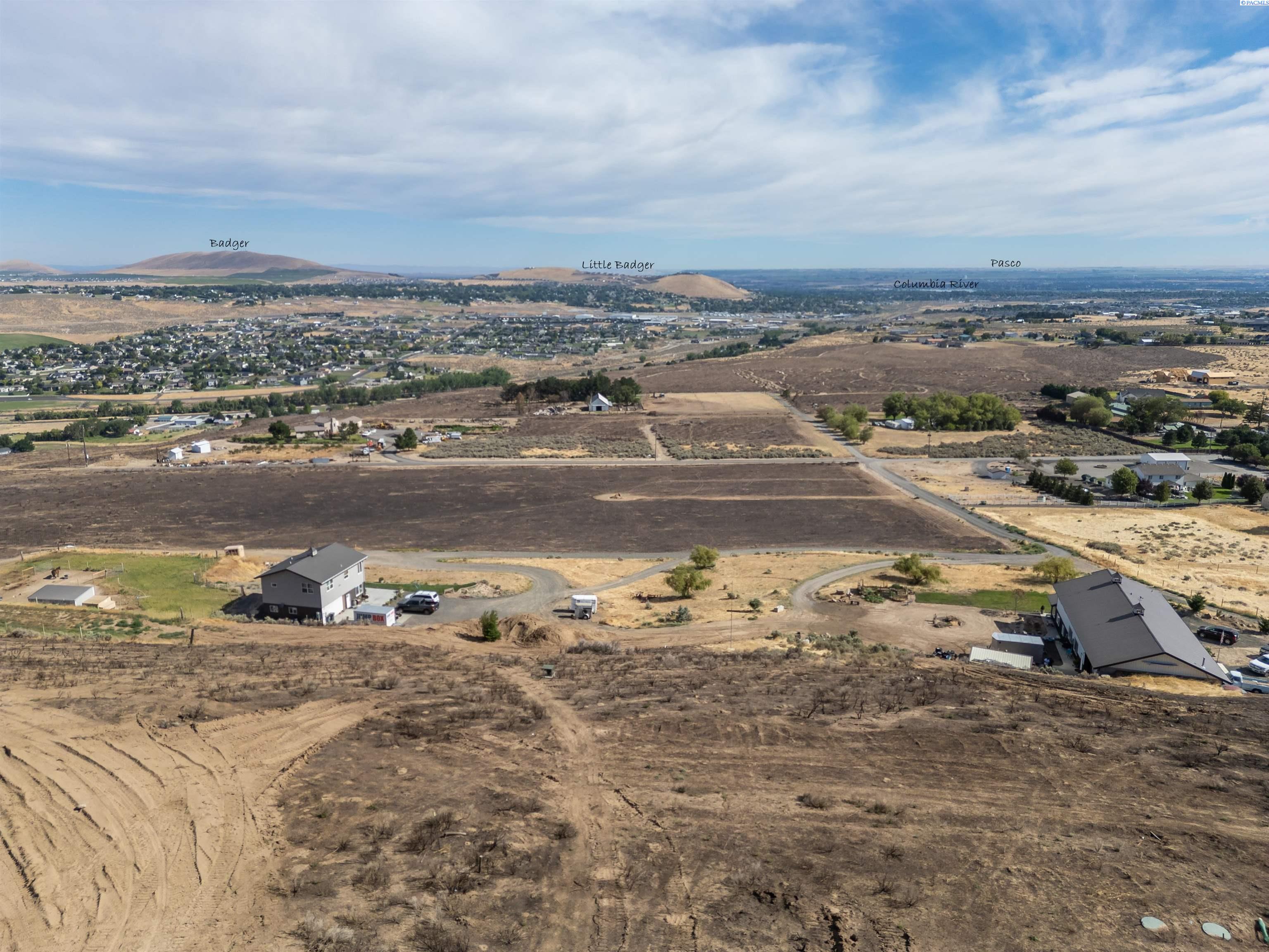 31825 Pico Dr, Kennewick, WA 99338
