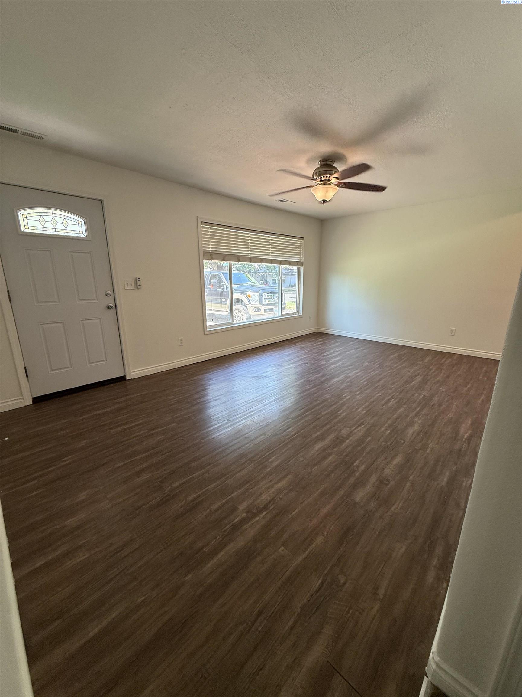 225 Waverly St, Kennewick, WA 99336