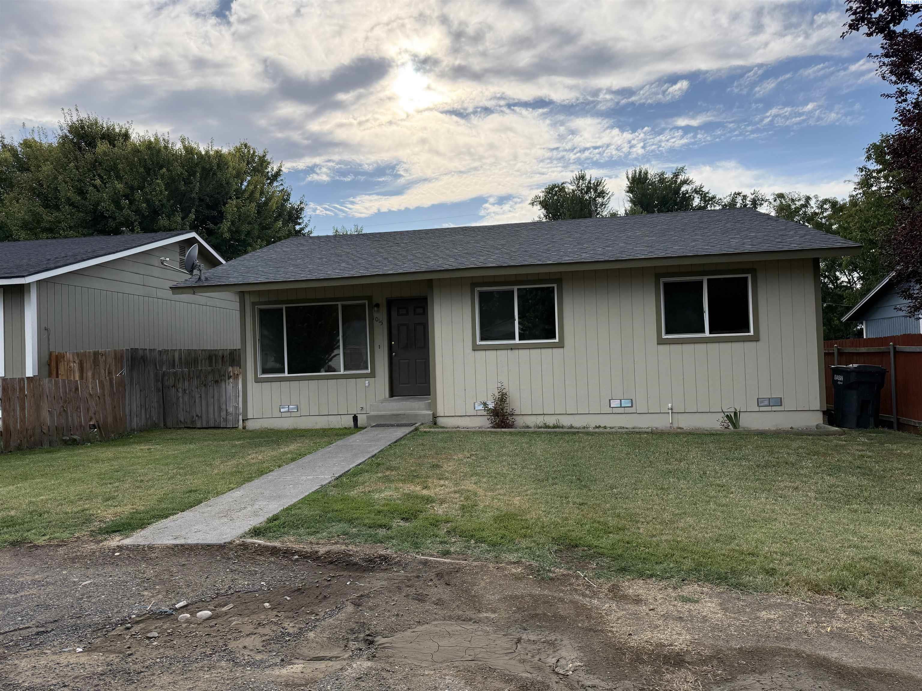 1015 Alice St, Prosser, WA 99350