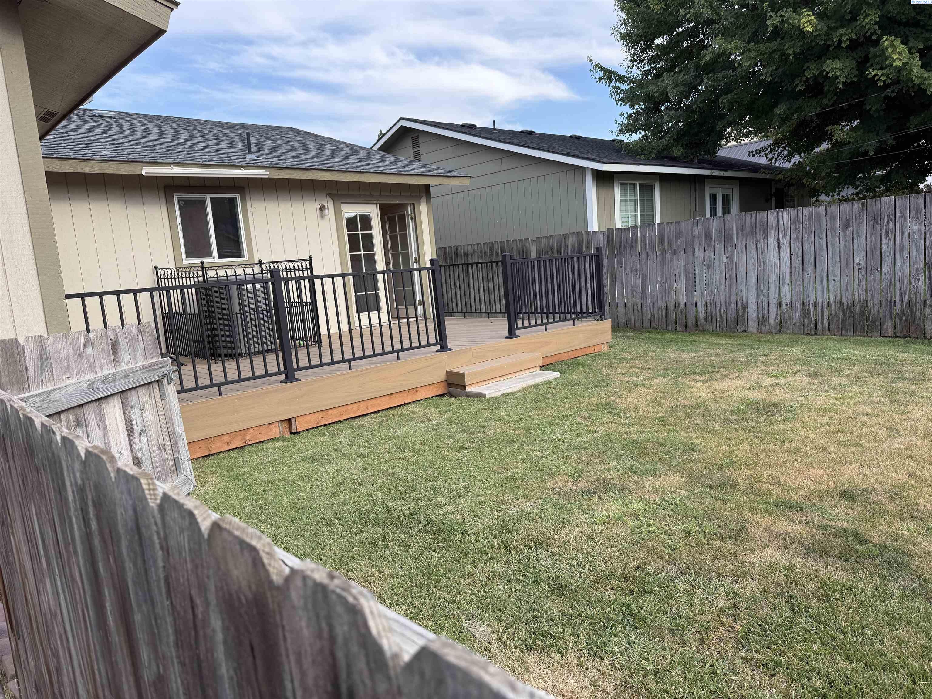 1015 Alice St, Prosser, WA 99350