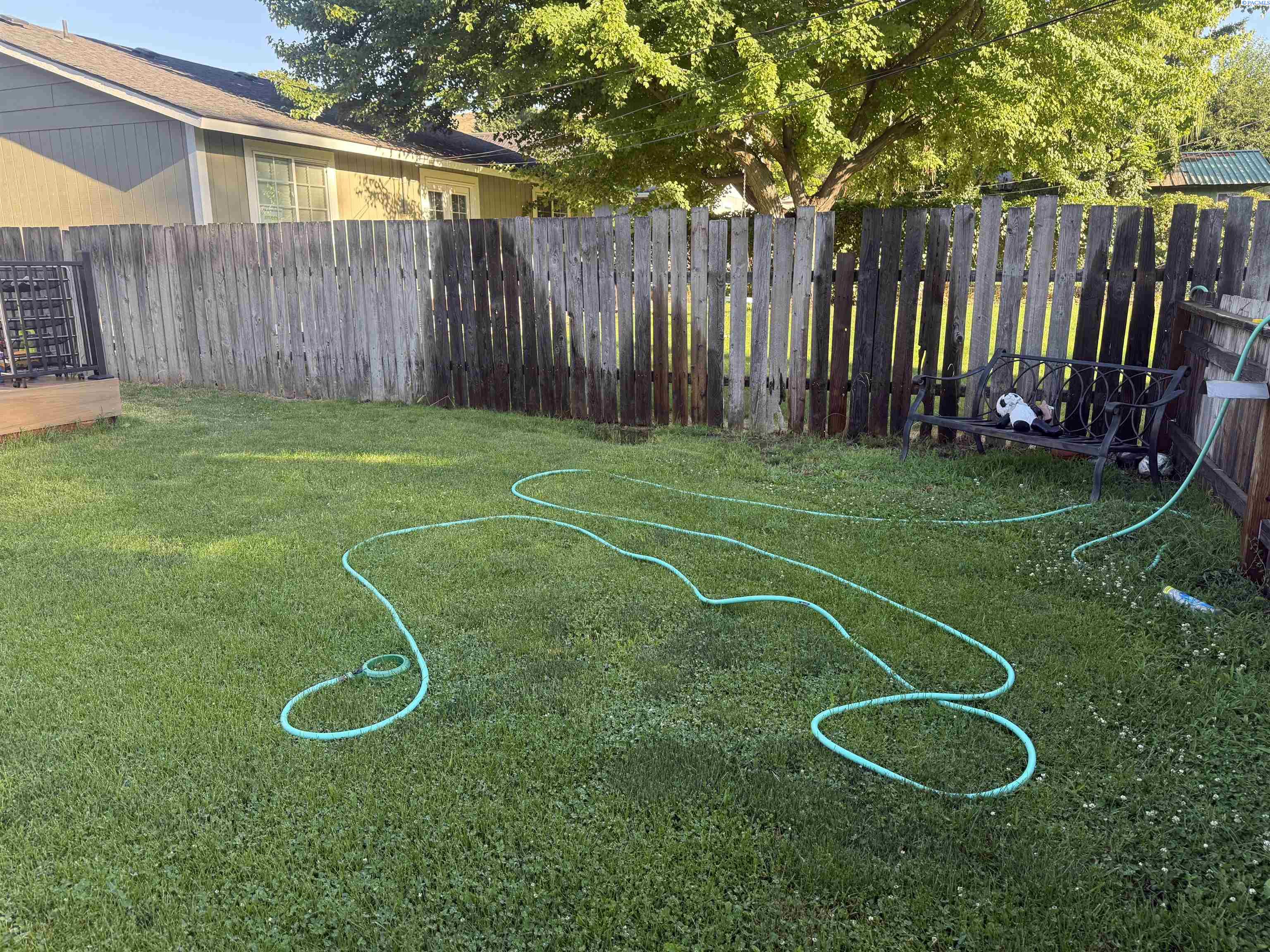 1015 Alice St, Prosser, WA 99350