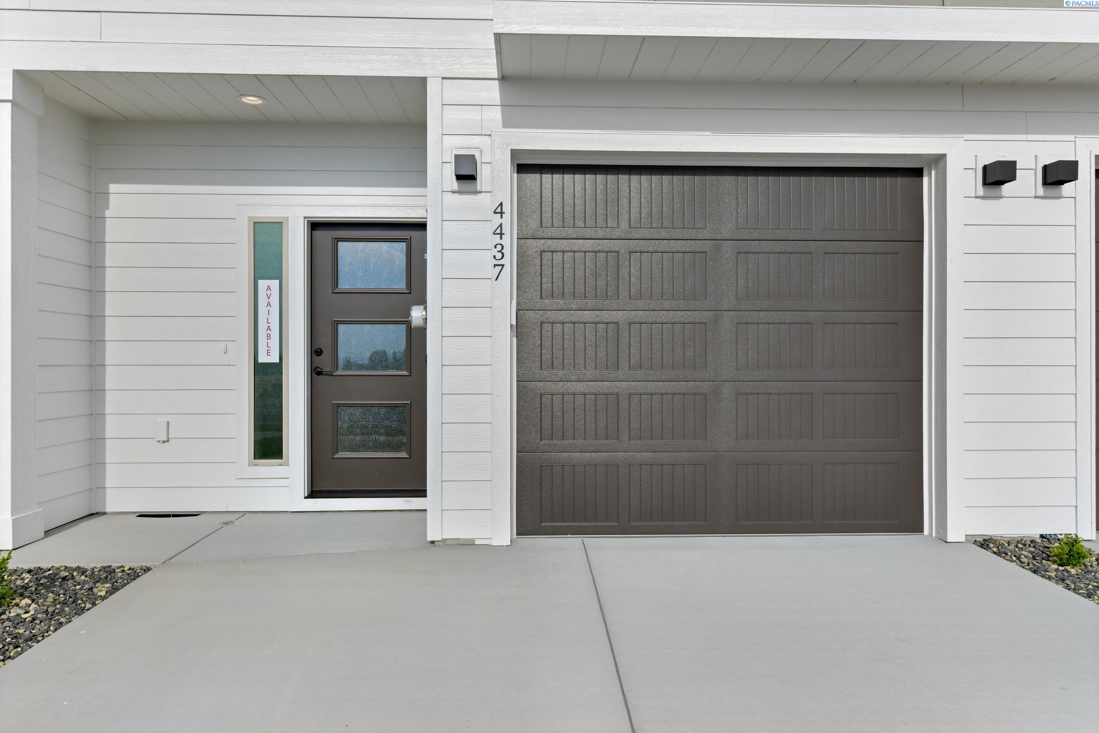4437 Road 114 , Pasco, WA 99301