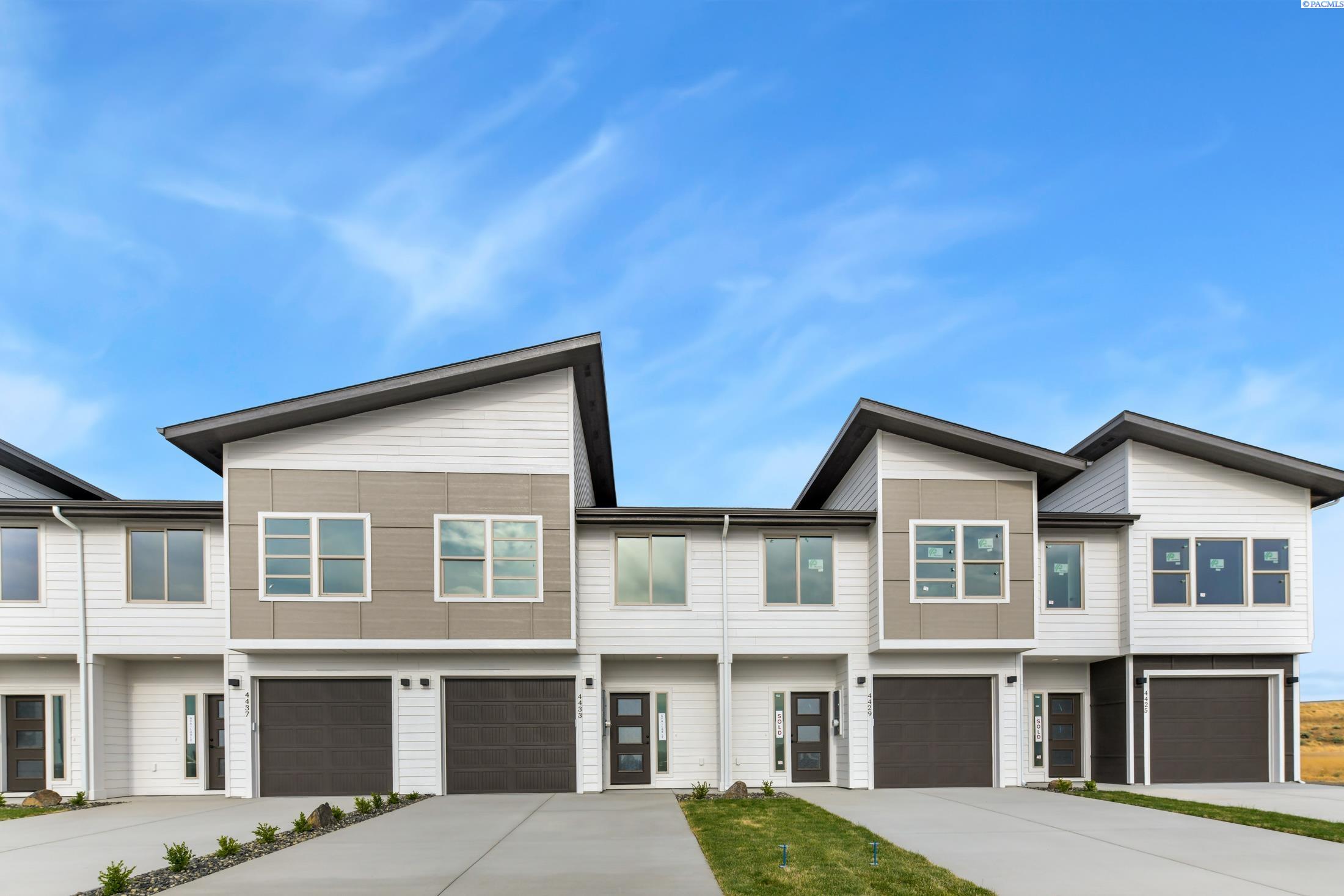 4433 Road 114 , Pasco, WA 99301