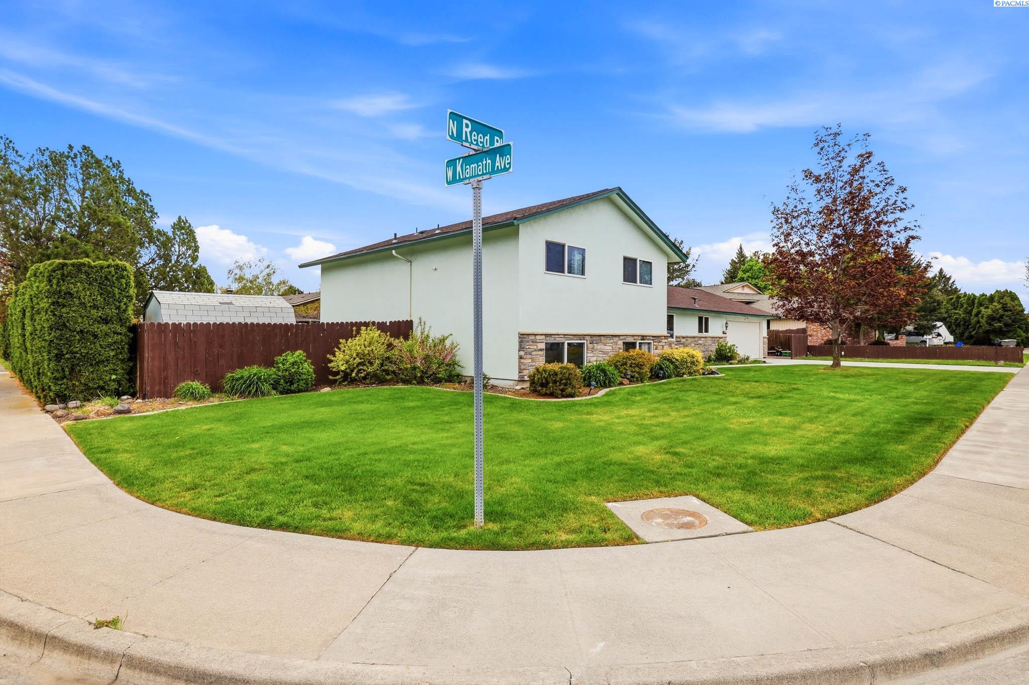 800 N Reed Pl, Kennewick, WA 99336