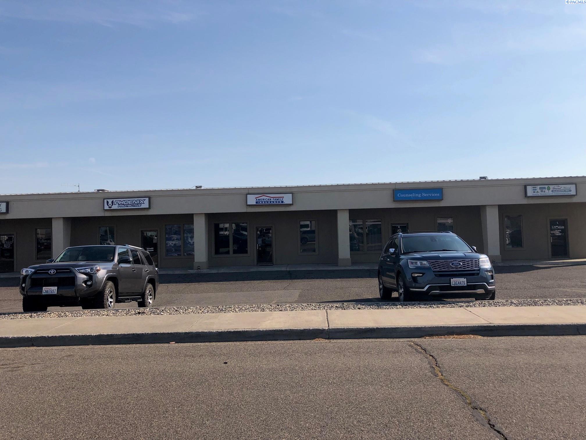 6855 Clearwater Avenue St J, Kennewick, WA 99336