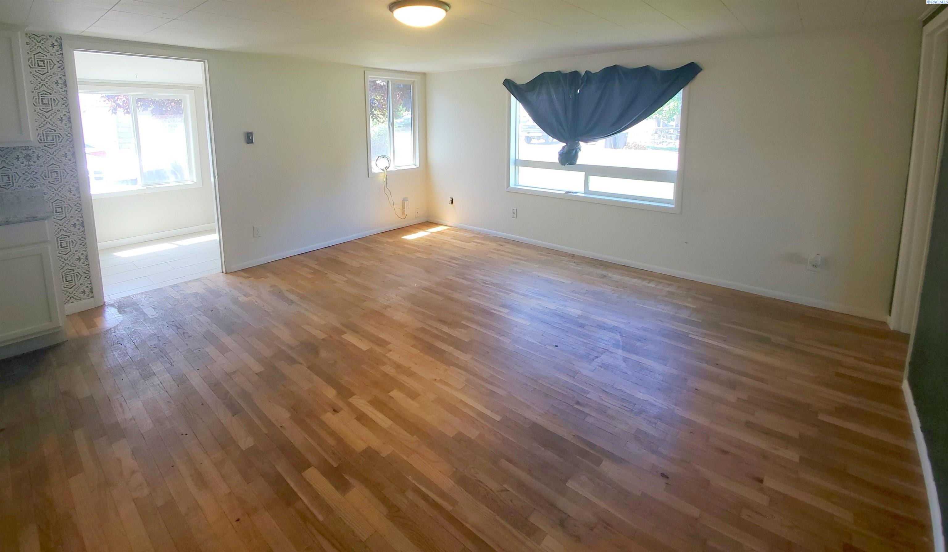 966 59th , West Richland, WA 99353