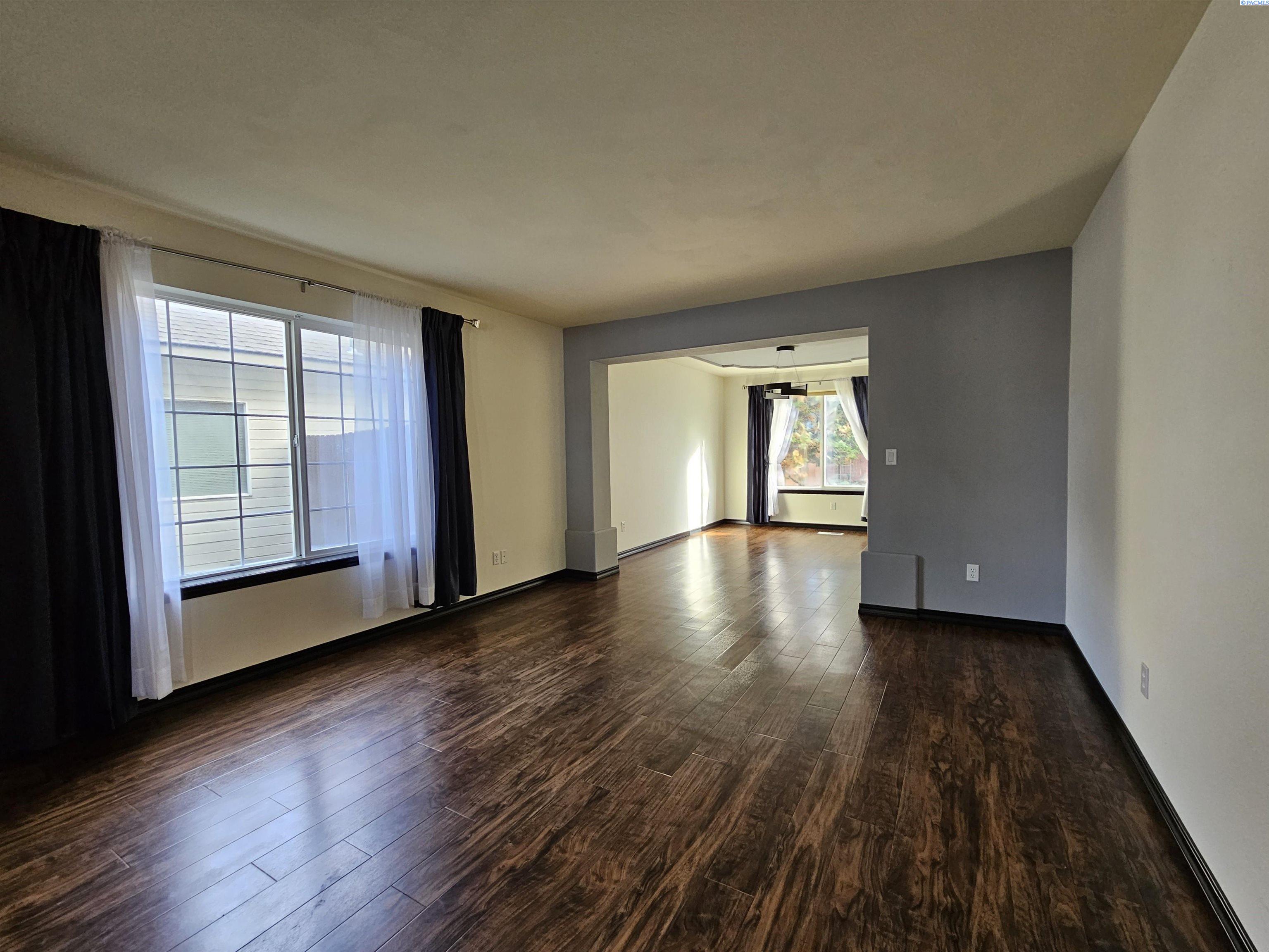 3014 Sonoran Dr, Richland, WA 99354