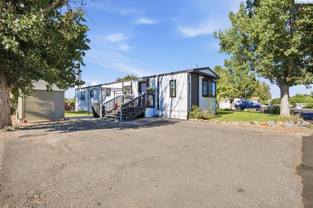 6708 Haag St, West Richland, WA 99353