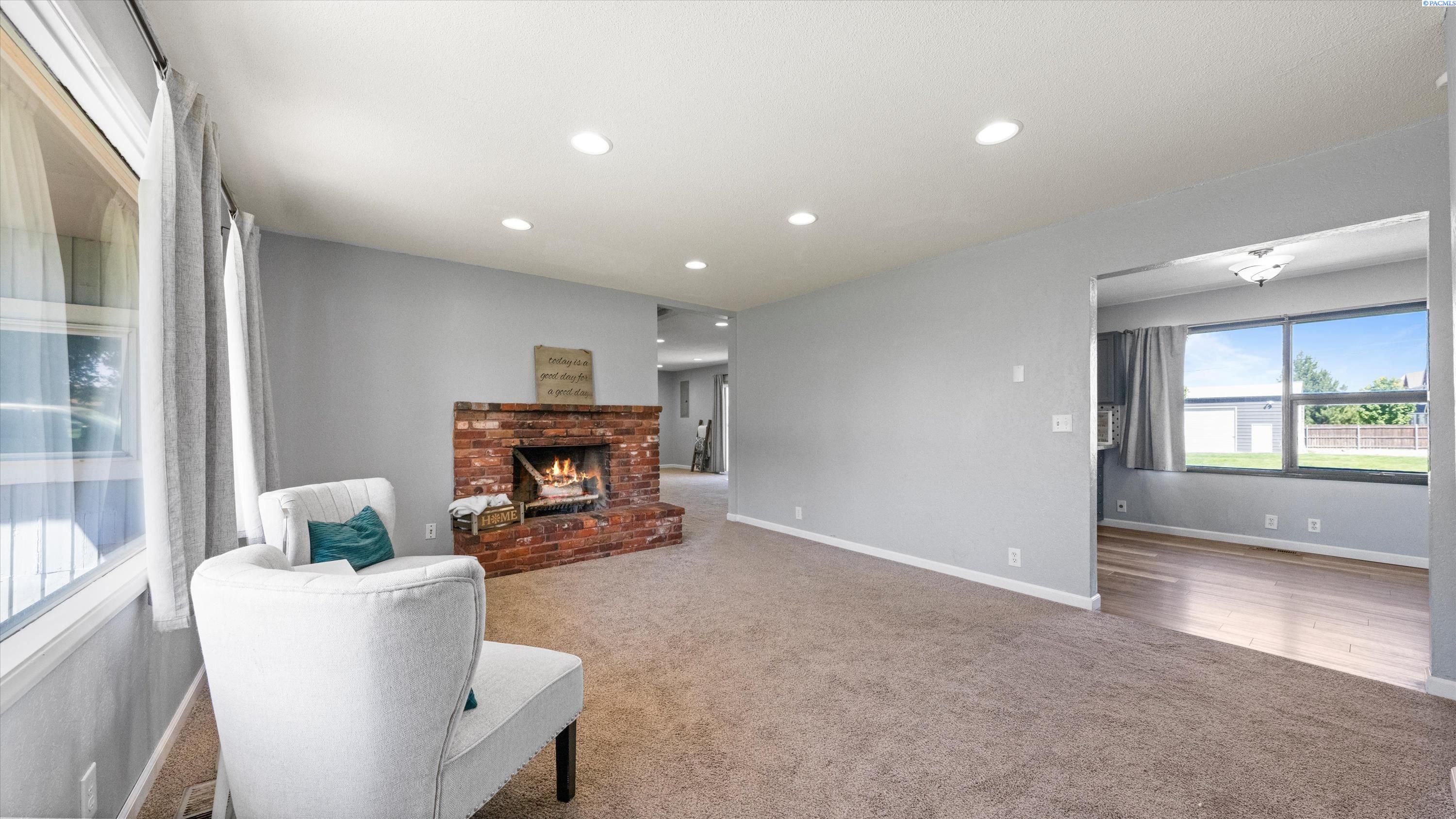 114 Kellogg St, Kennewick, WA 99336
