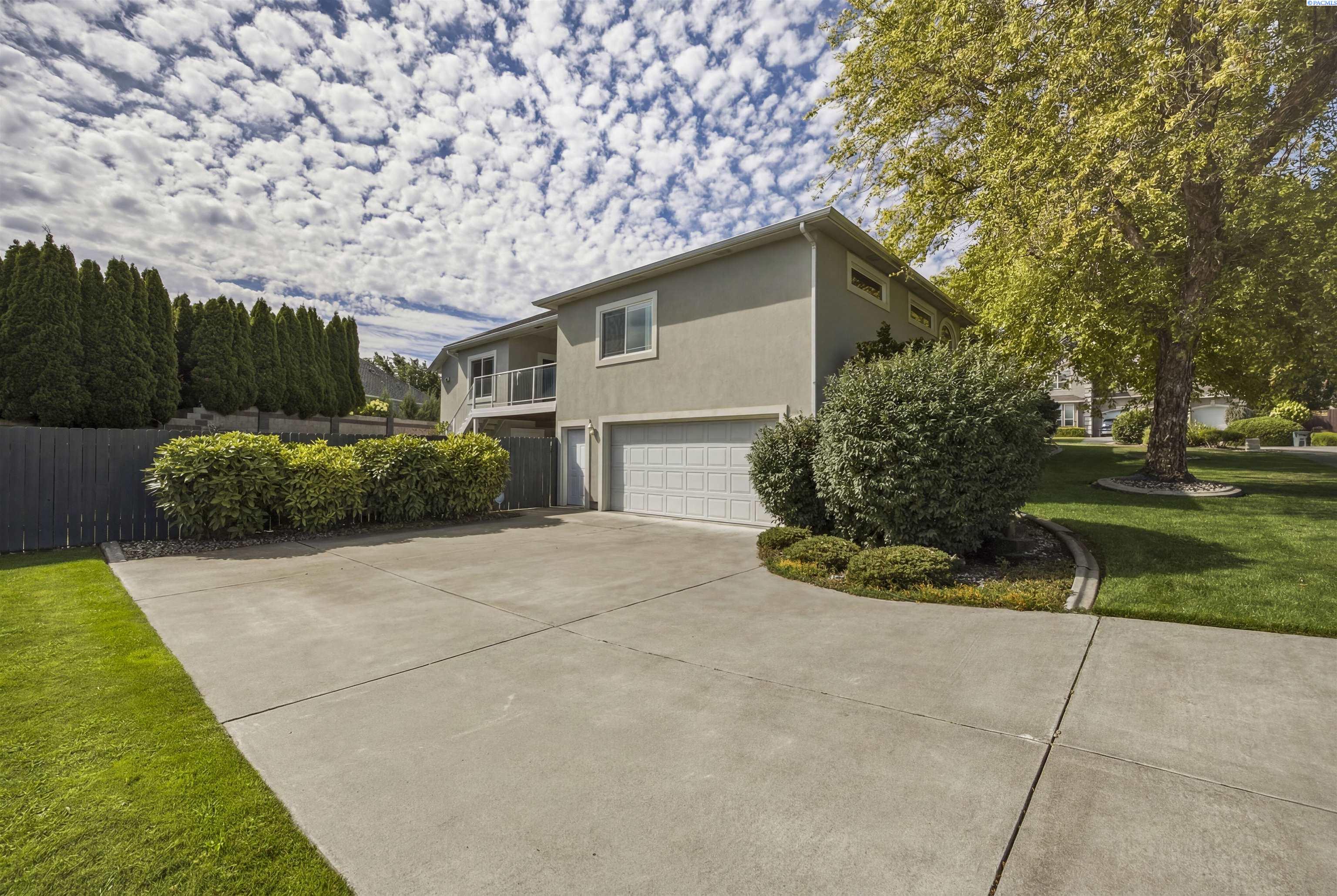 1418 Chardonnay Dr, Richland, WA 99352