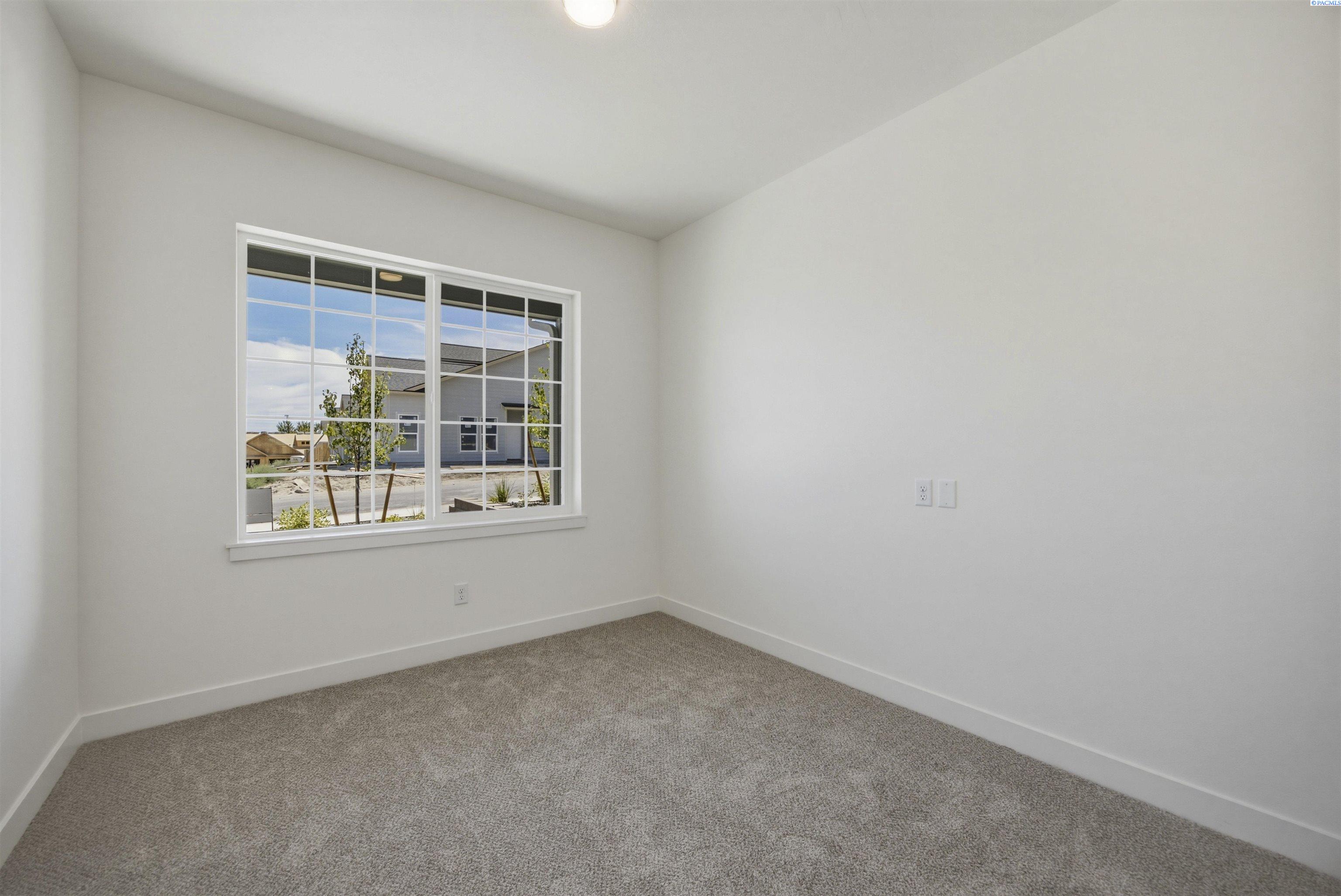 4613 Grove Ct, West Richland, WA 99353