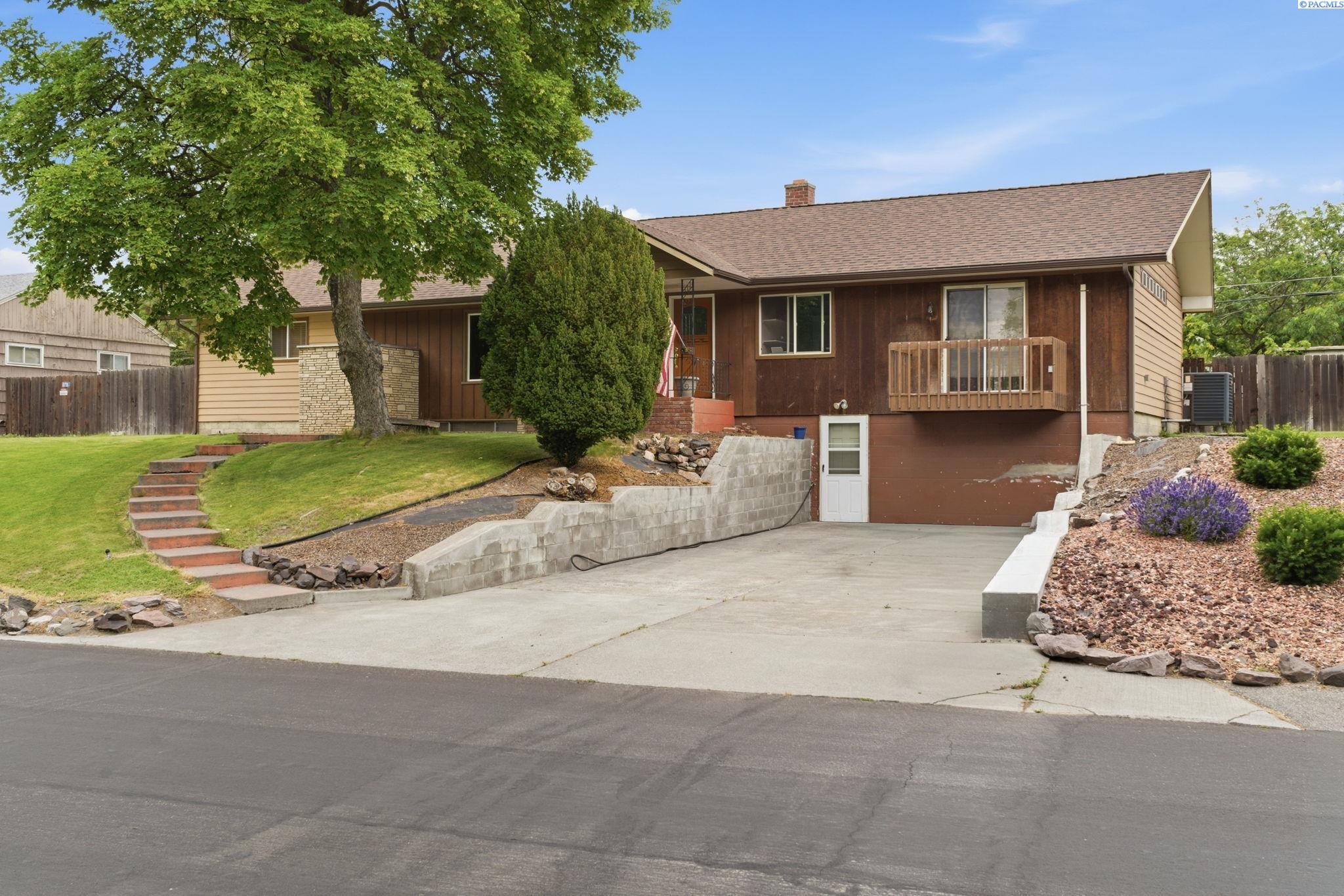 1408 Hunt , Richland, WA 99352