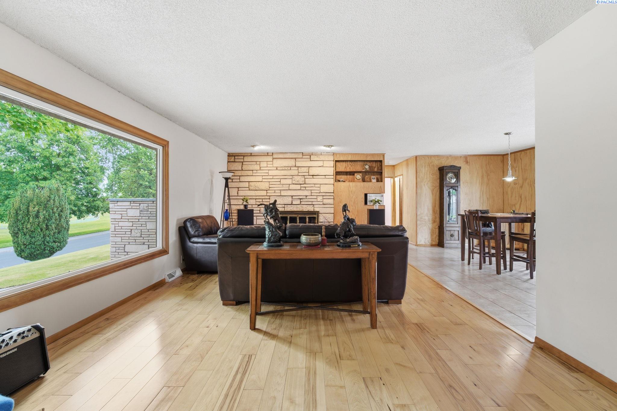 1408 Hunt, Richland, WA 99352