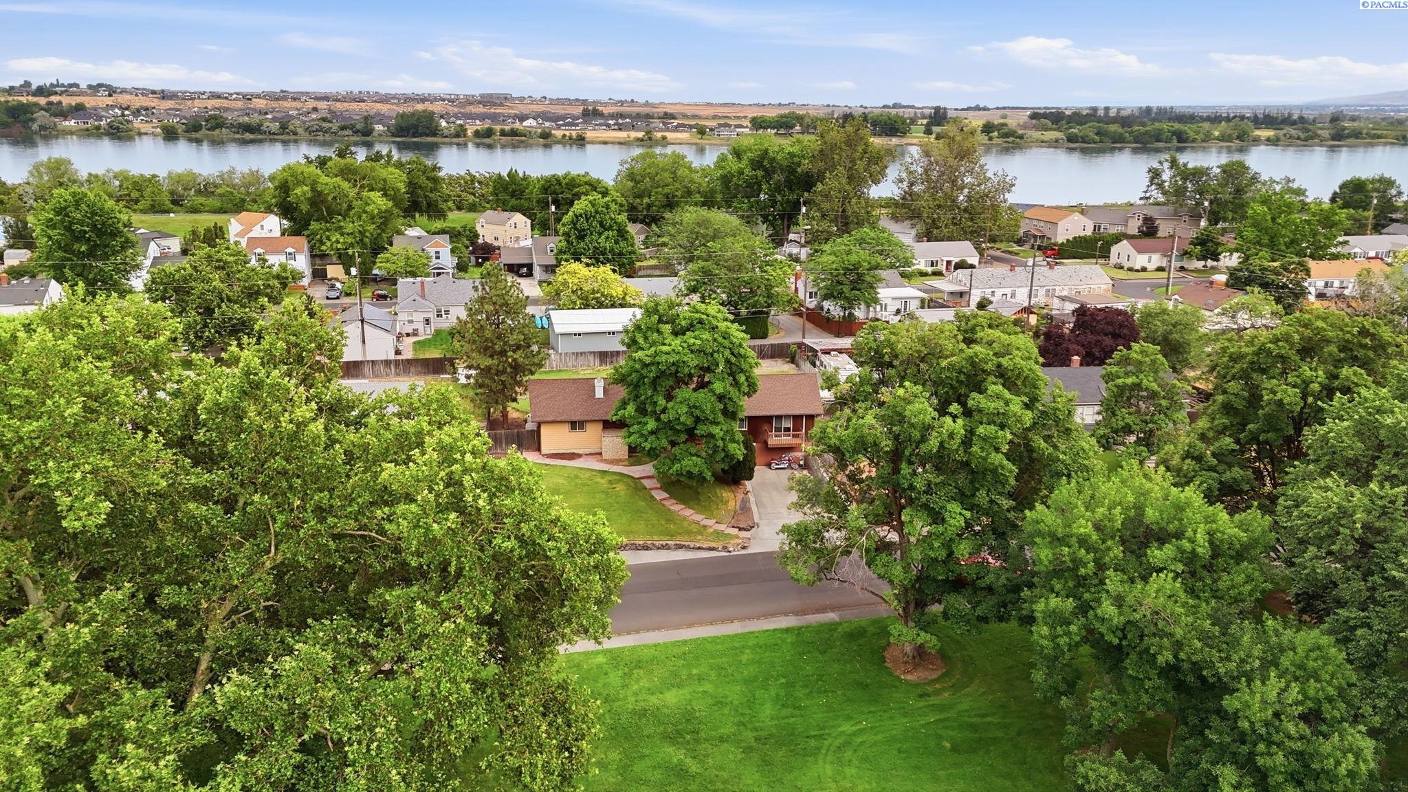 1408 Hunt , Richland, WA 99352