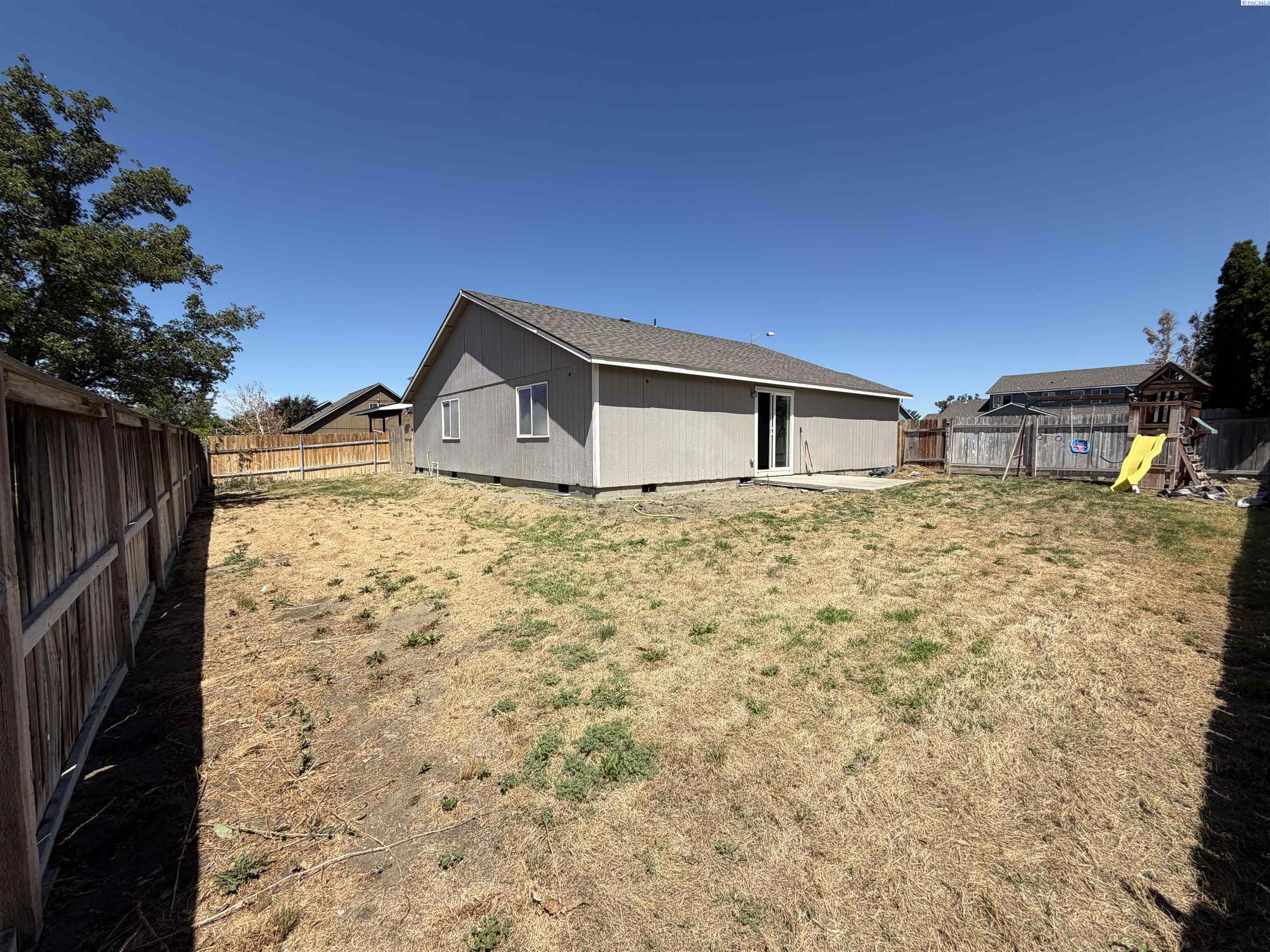 5116 Cleveland Ln, Pasco, WA 99301