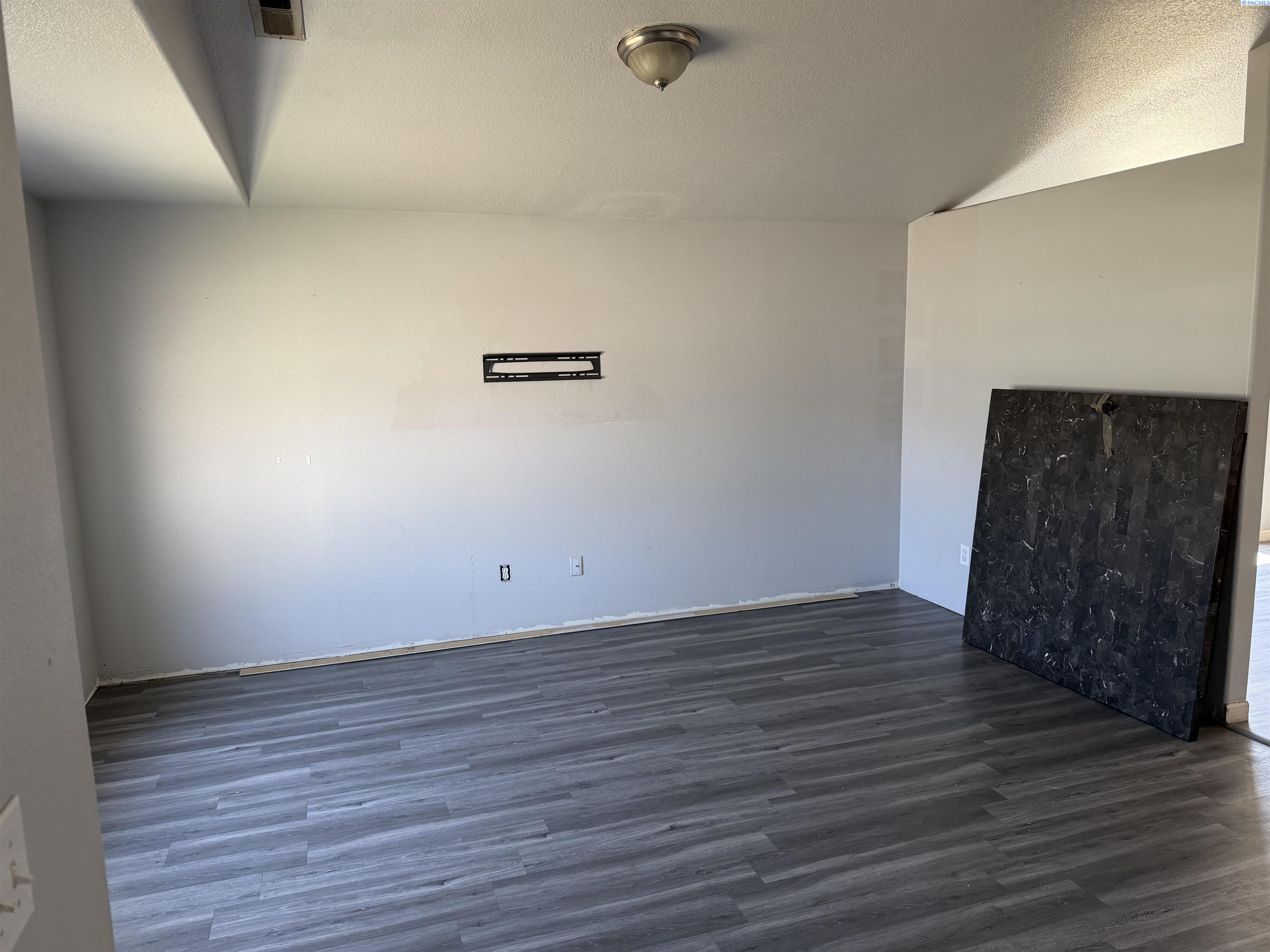 5116 Cleveland Ln, Pasco, WA 99301