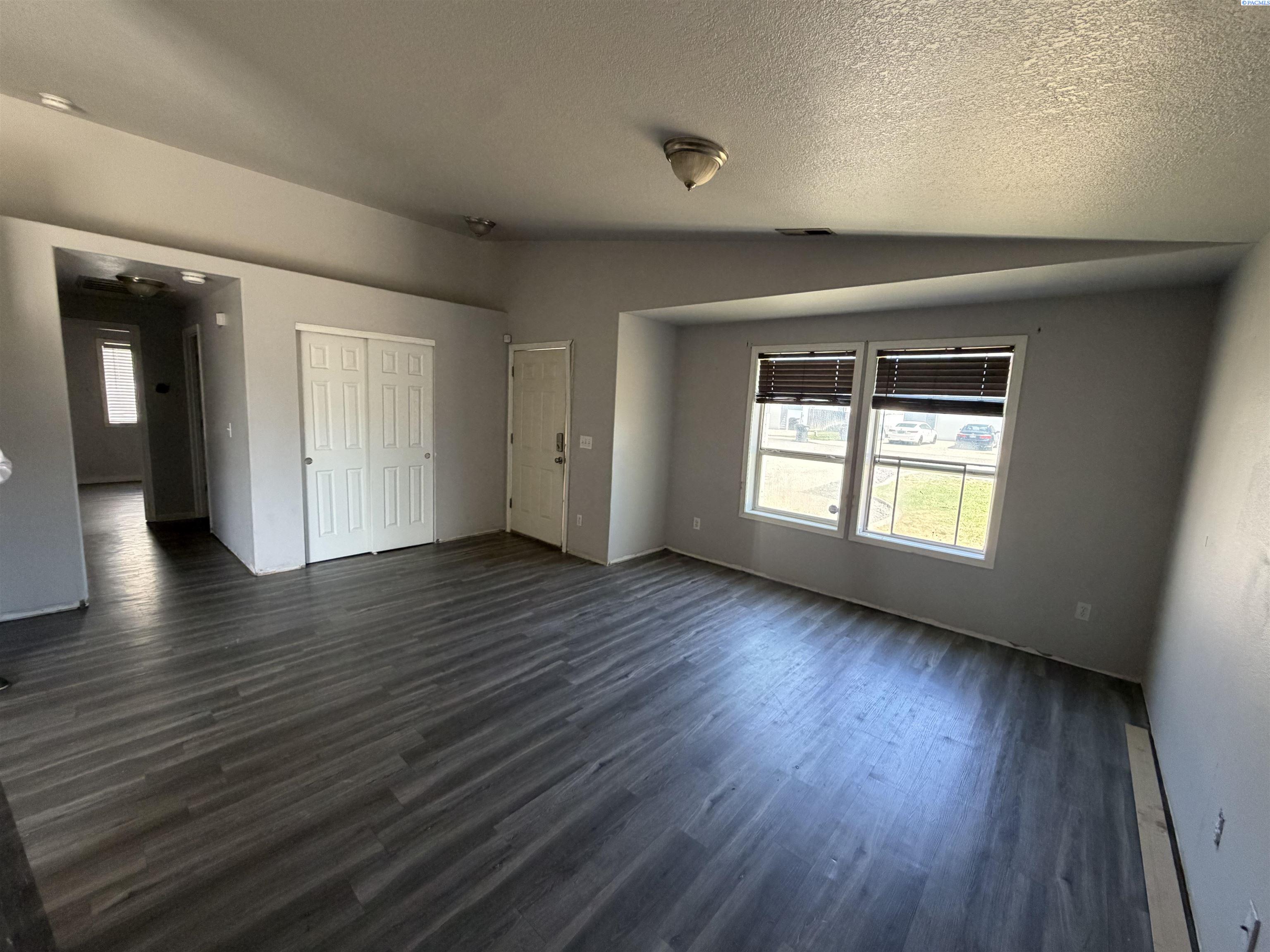 5116 Cleveland Ln, Pasco, WA 99301