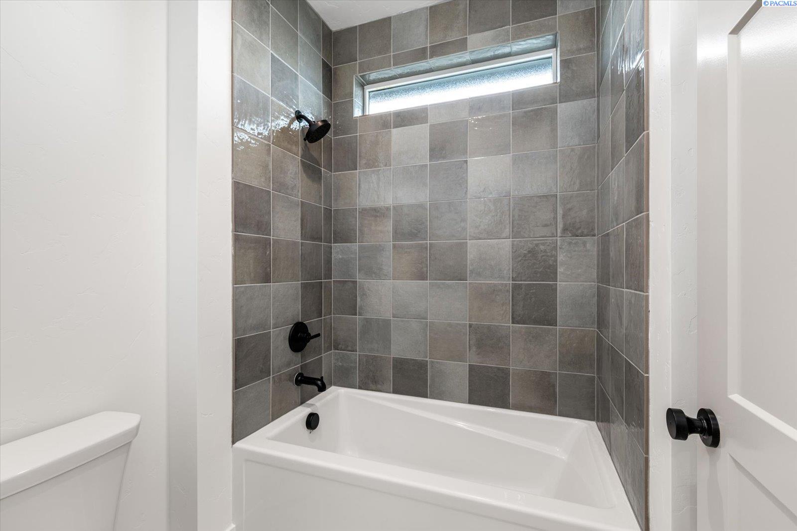 2385 Waterhill Ave, Richland, WA 99352