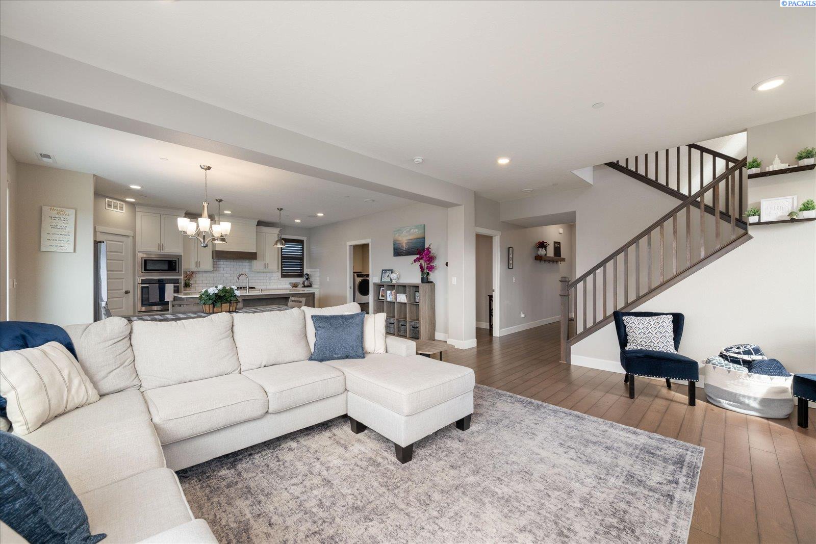 4727 Smitty Dr, Richland, WA 99352