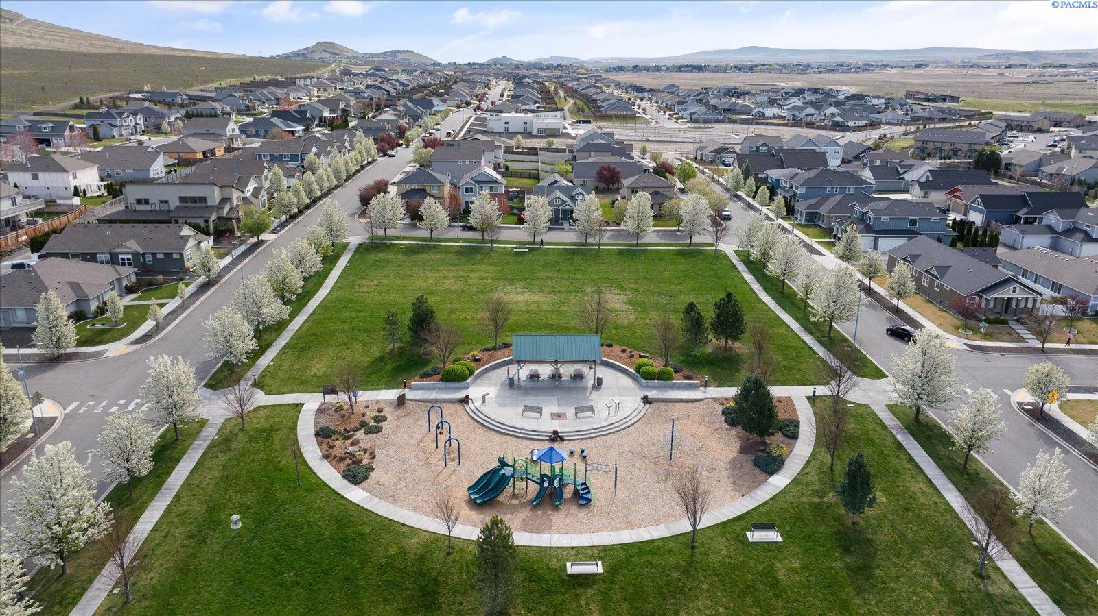 4727 Smitty Dr, Richland, WA 99352
