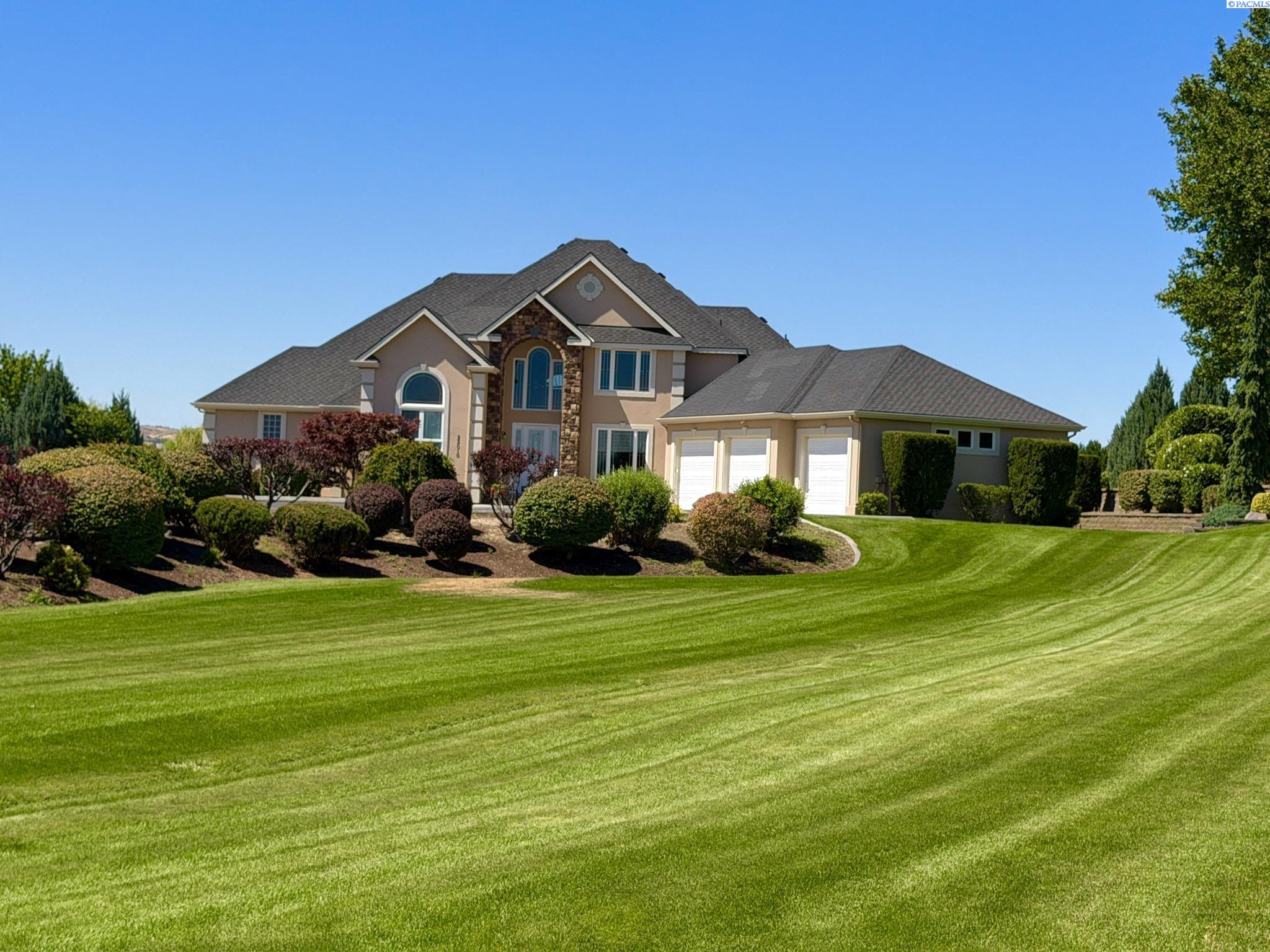22010 Verbena St, Kennewick, WA 99337