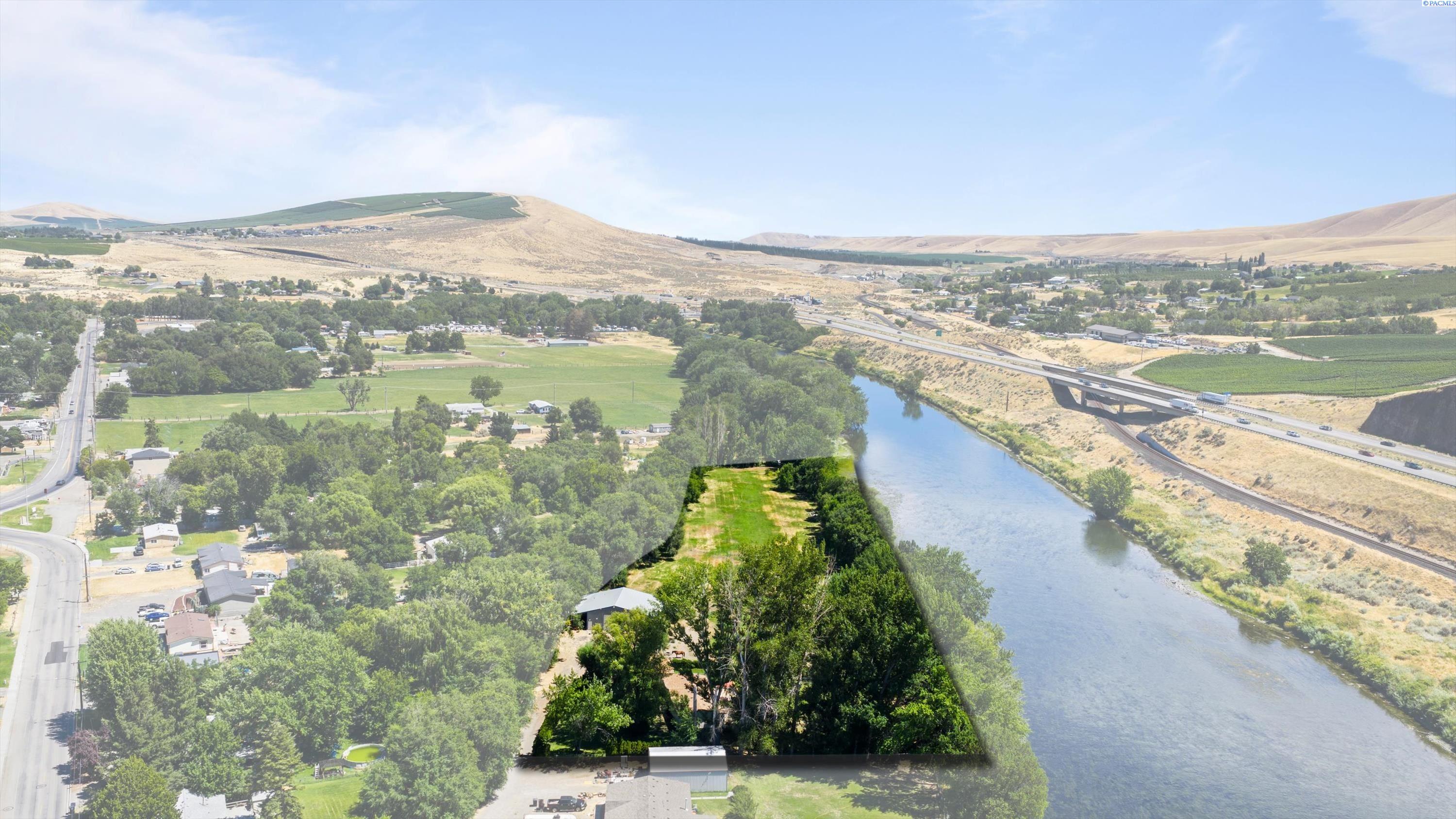 1101 Babs Ave, Benton City, WA 99320