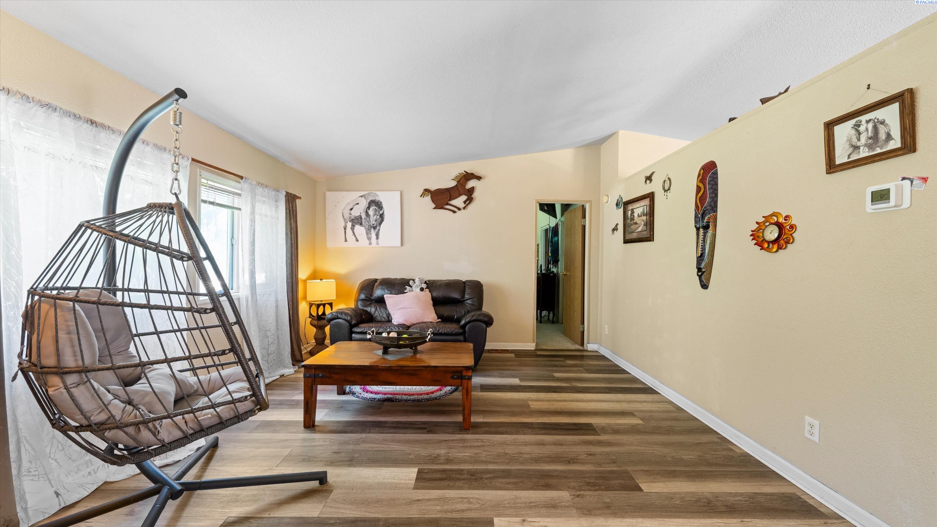 1101 Babs Ave, Benton City, WA 99320