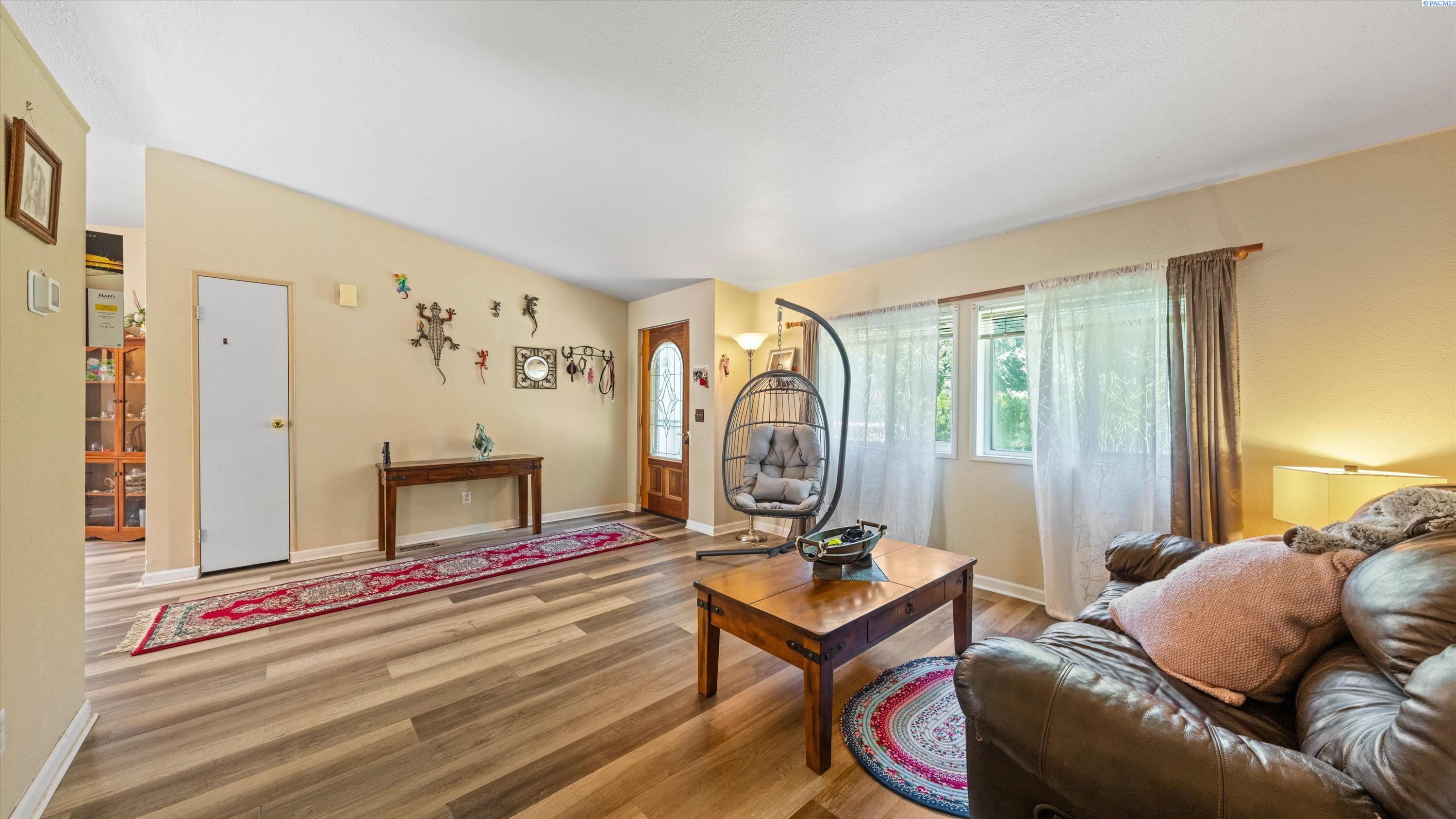 1101 Babs Ave, Benton City, WA 99320