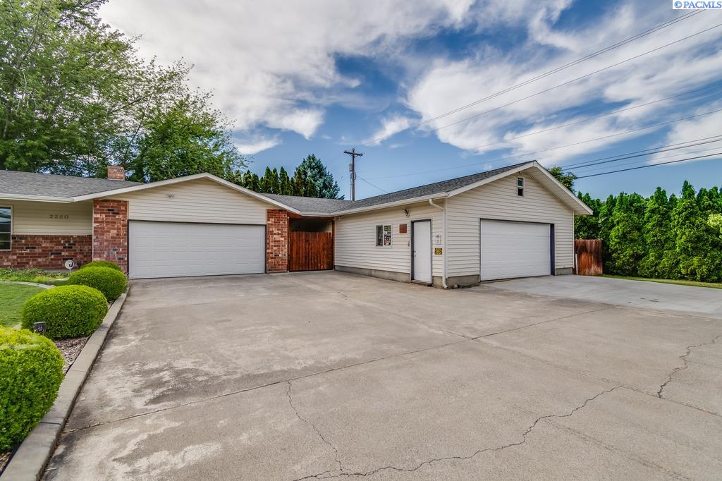 2220 Road 92 , Pasco, WA 99301