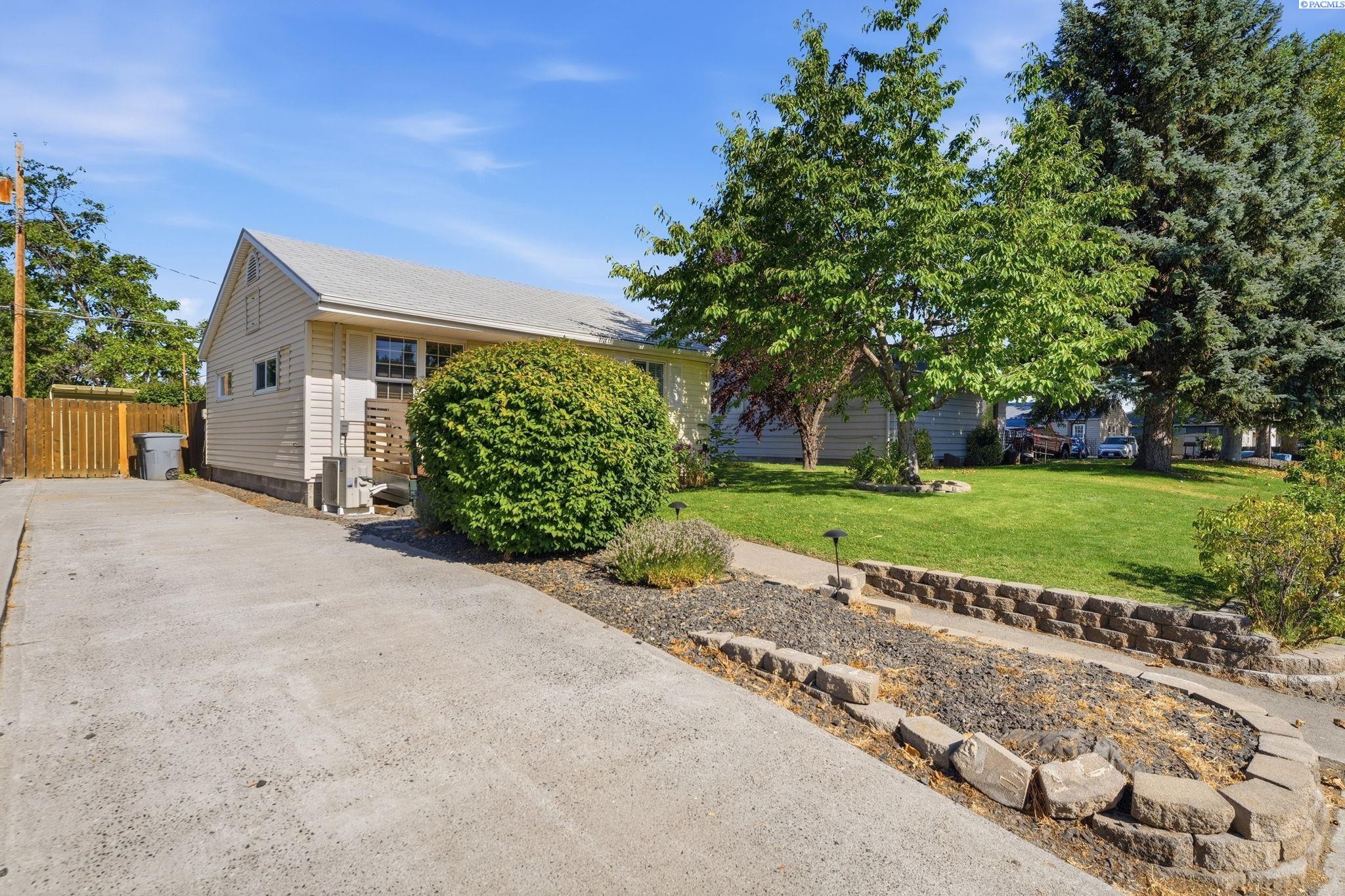 504 Wright Ave, Richland, WA 99352