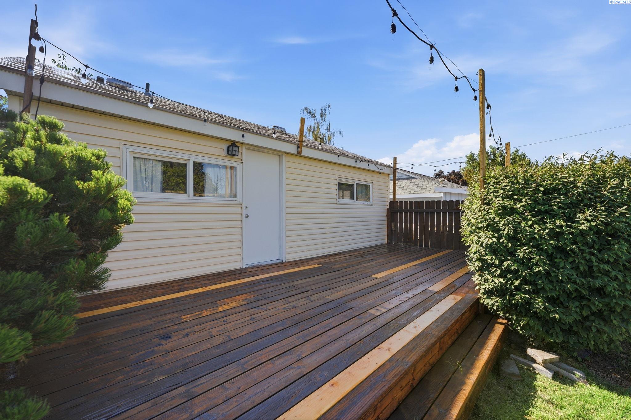 504 Wright Ave, Richland, WA 99352
