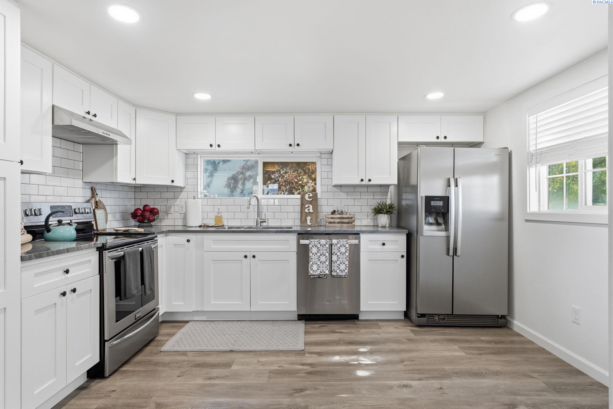 504 Wright Ave, Richland, WA 99352
