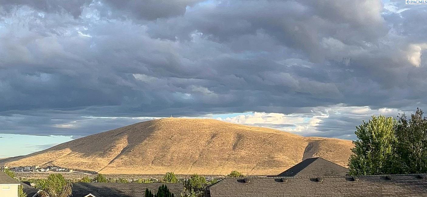 5903 Kilawea Dr, West Richland, WA 99353