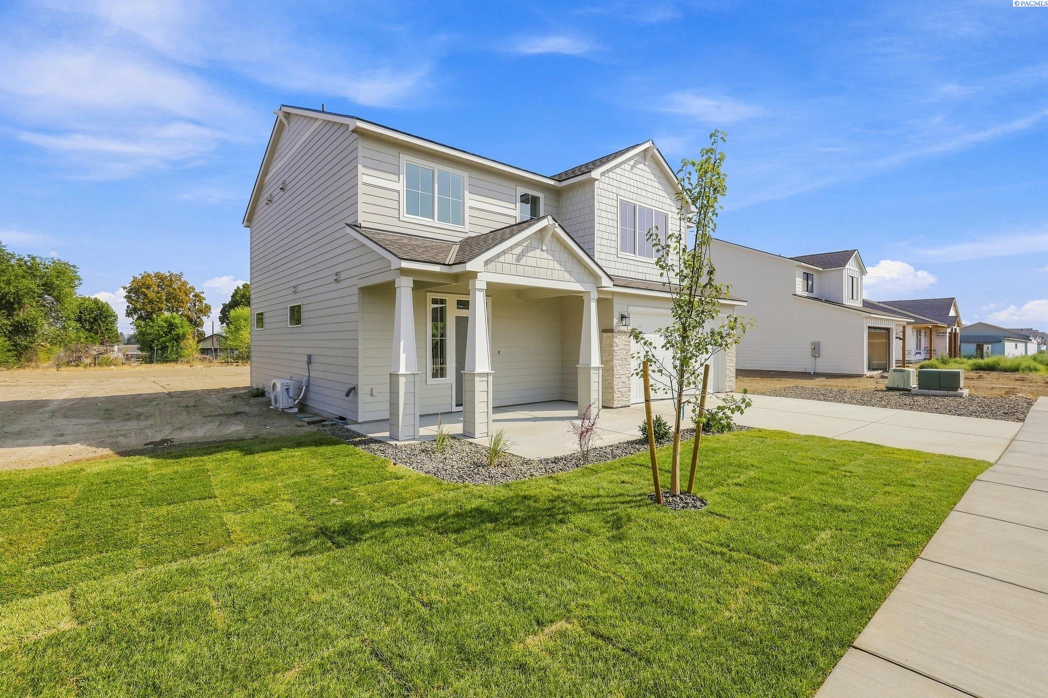 3rd image of 409 Sapphire Ave, Grandview, WA 98930 | MLS# 294714