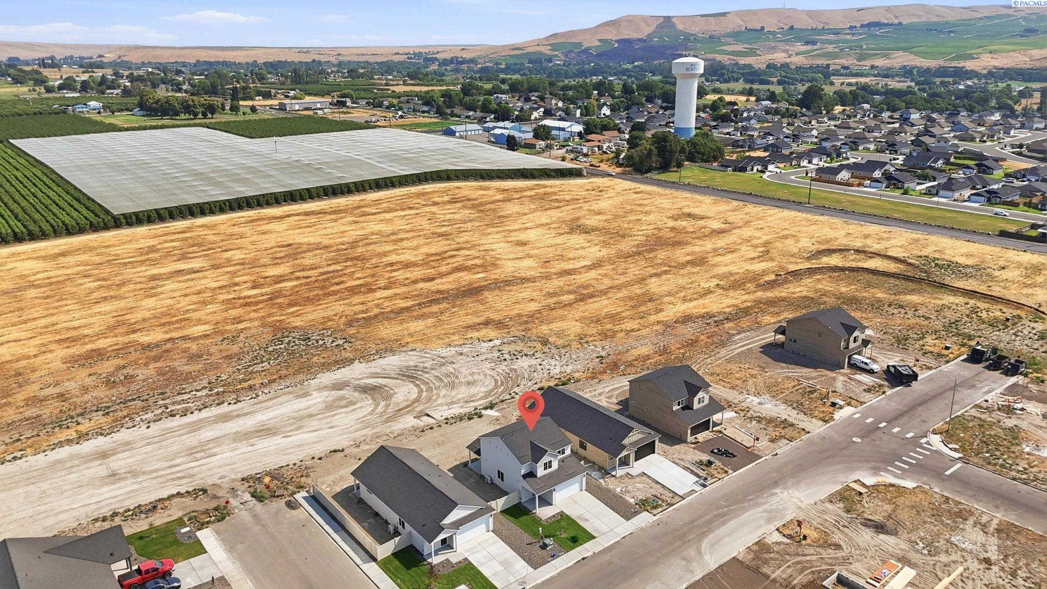1420 Lena Ave, Benton City, WA 99320