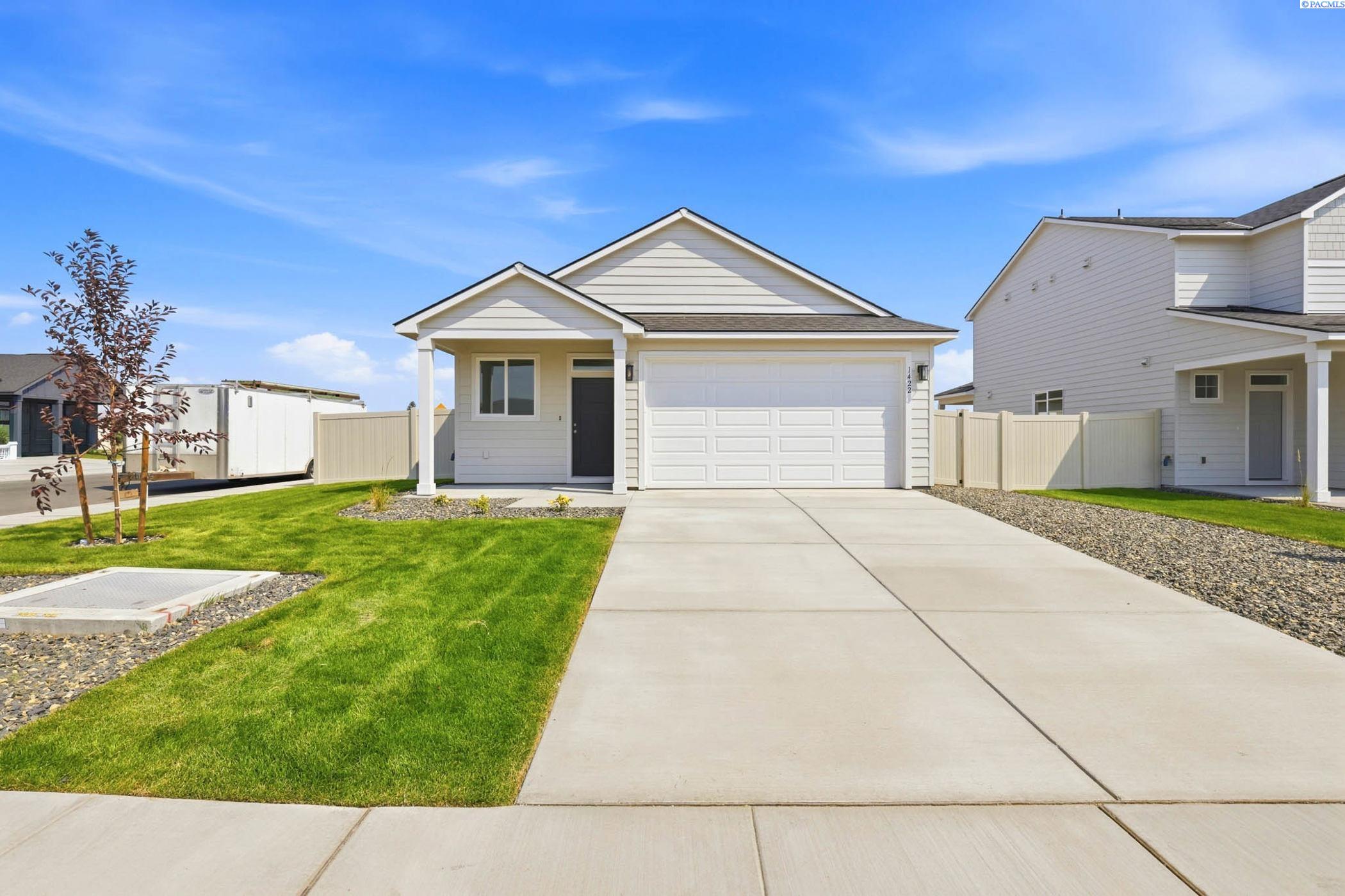 1422 Lena Ave, Benton City, WA 99320