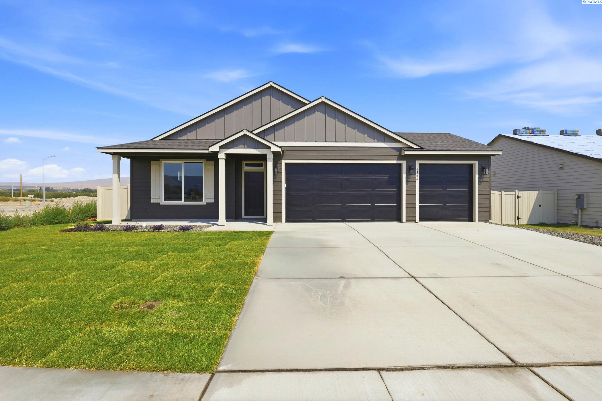1504 W Williams Rd, Benton City, WA 99320