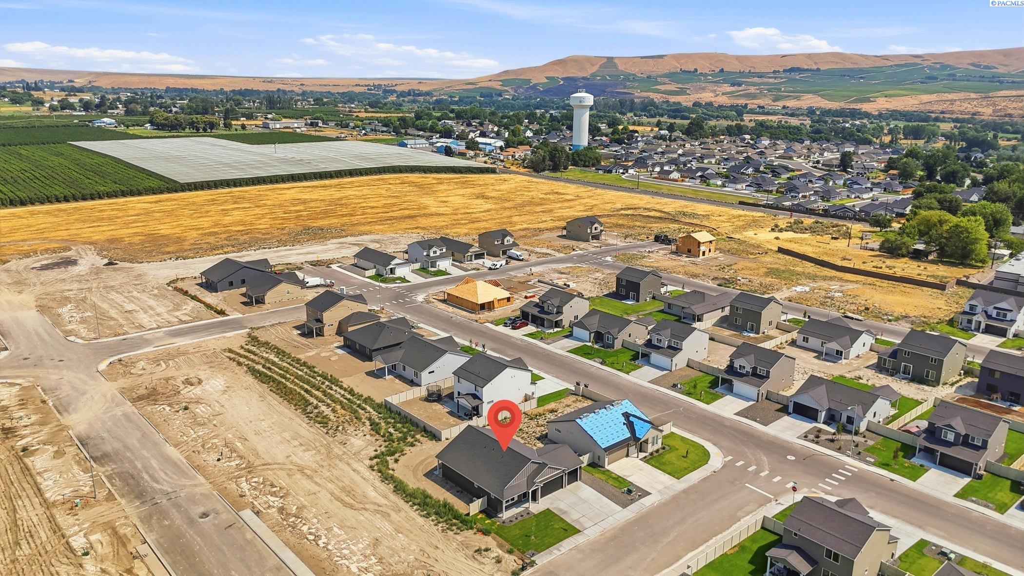 1504 W Williams Rd, Benton City, WA 99320