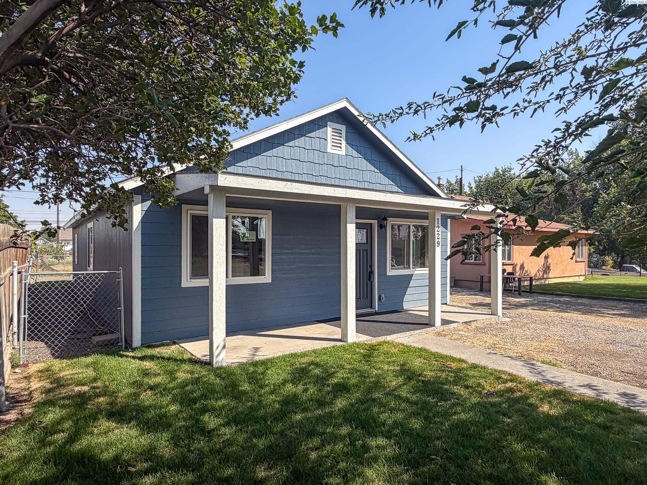 1229 Railroad Ave, Pasco, WA 99301