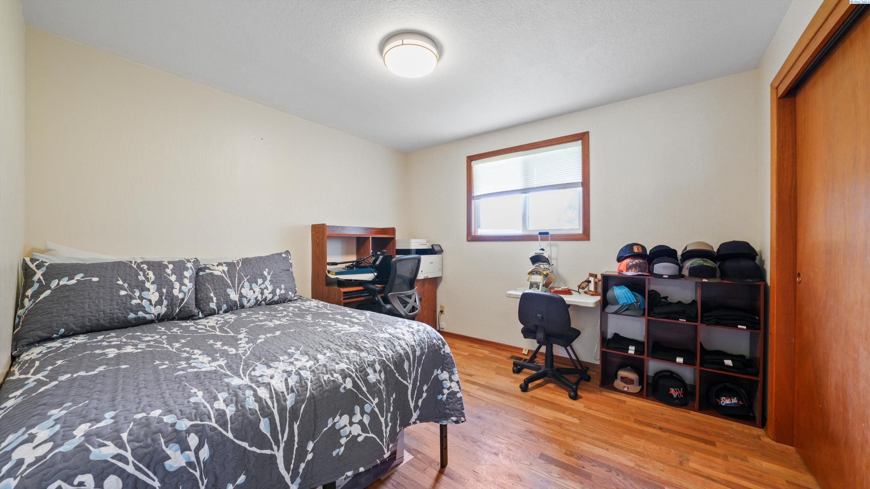 4019 W 4th Ave, Kennewick, WA 99336