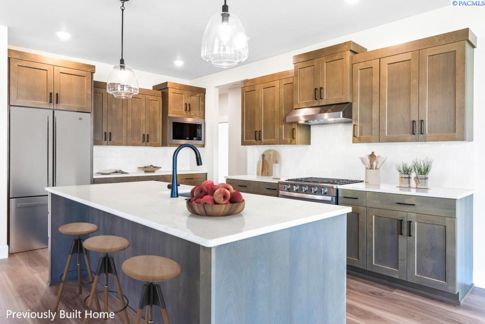 12110 Buckingham Dr, Pasco, WA 99301