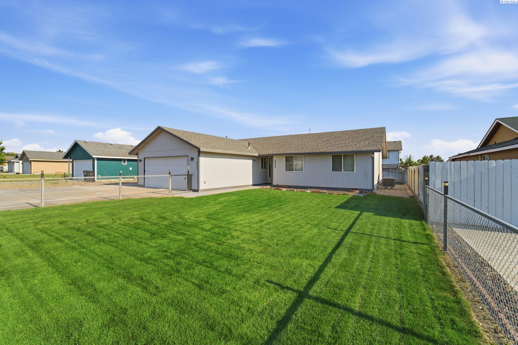 6304 Candlestick Dr, Pasco, WA 99301