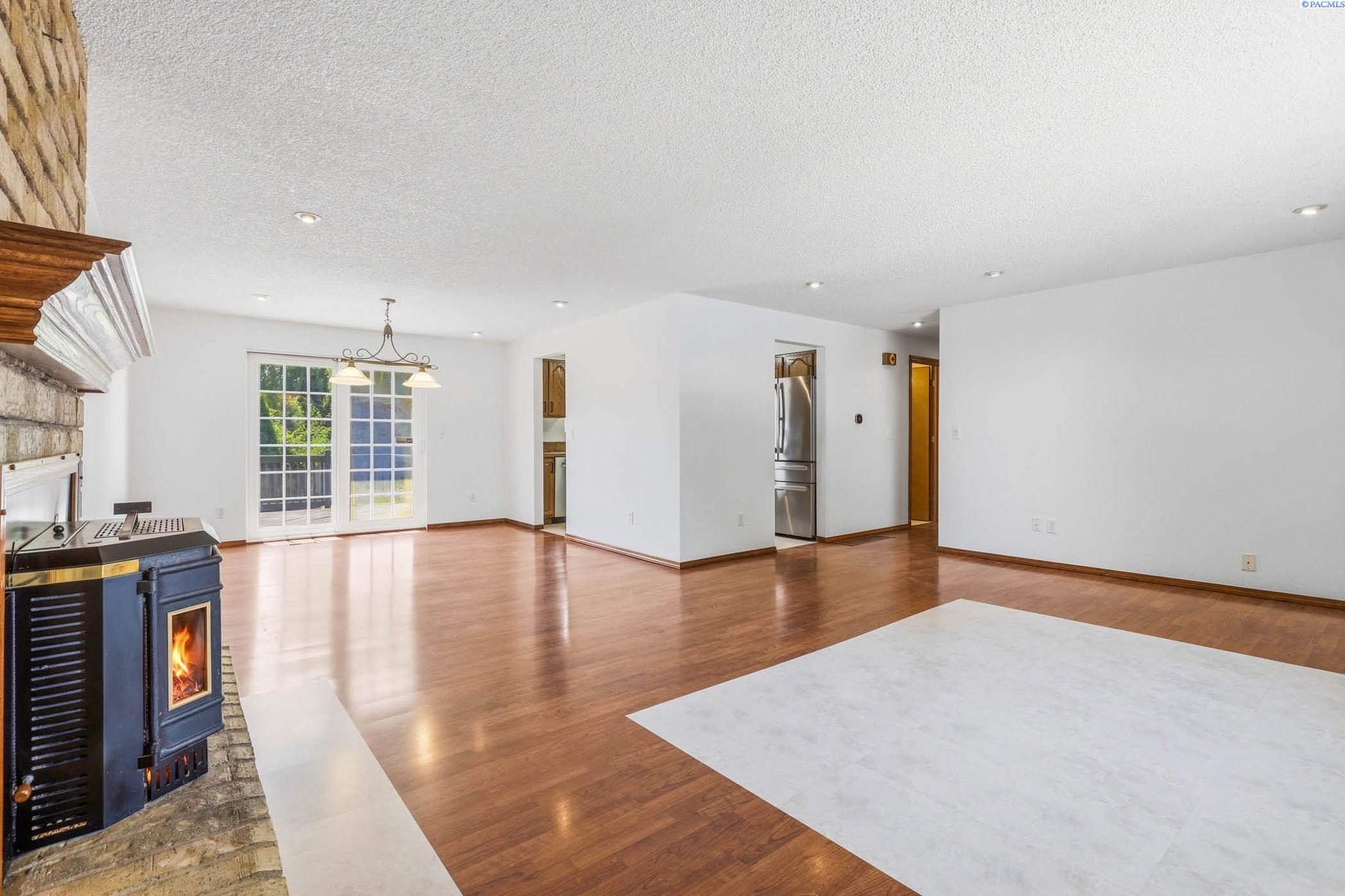 1725 14th Ave, Kennewick, WA 99337