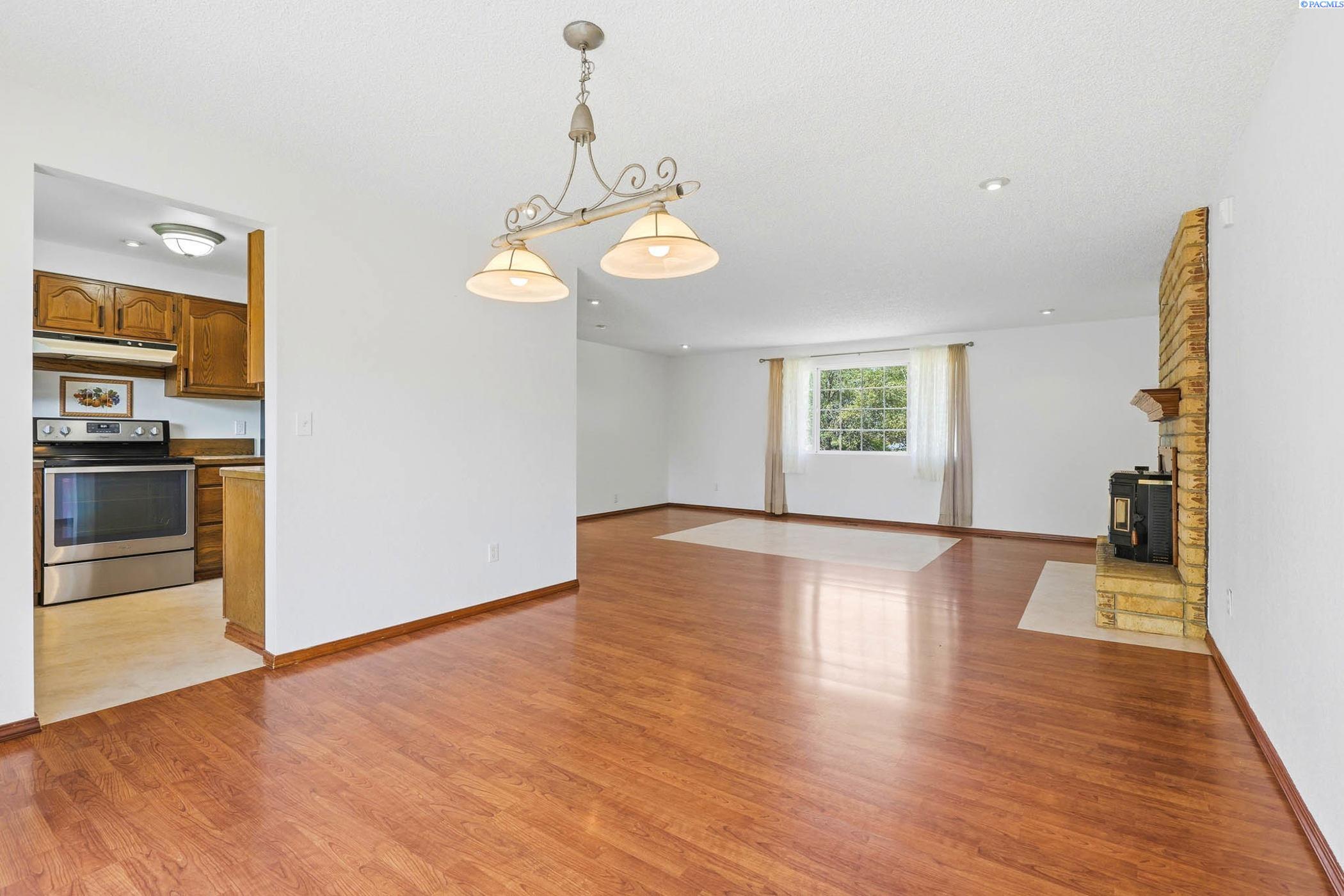 1725 14th Ave, Kennewick, WA 99337