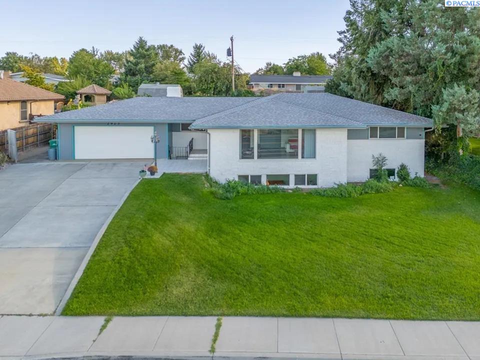 2923 Canal Dr, Kennewick, WA 99336