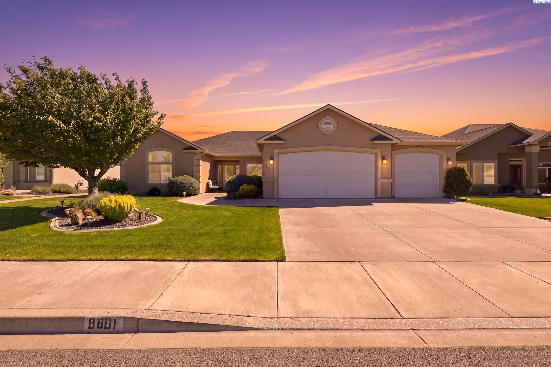 8801 Clearwater Pl, Kennewick, WA 99336