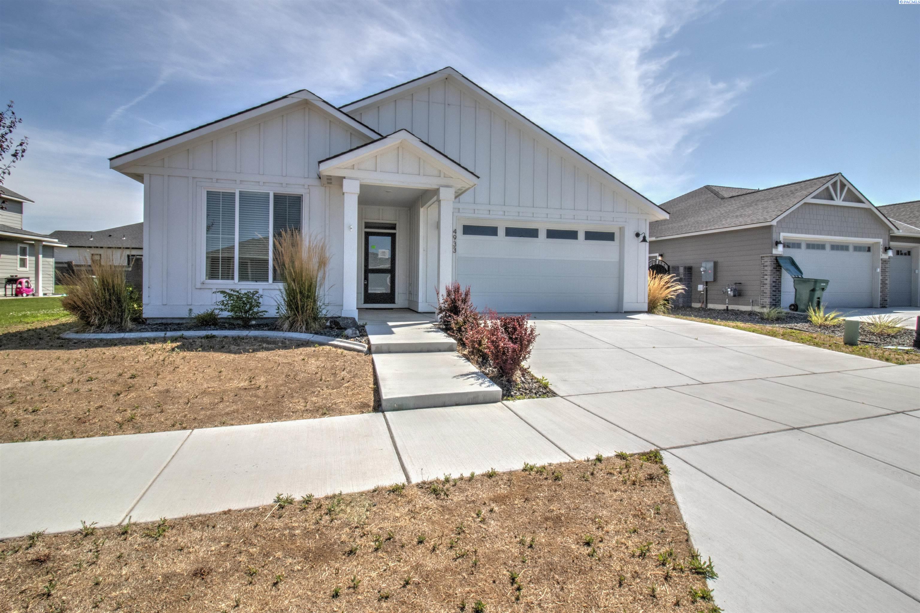 4933 White Dr, Richland, WA 99352