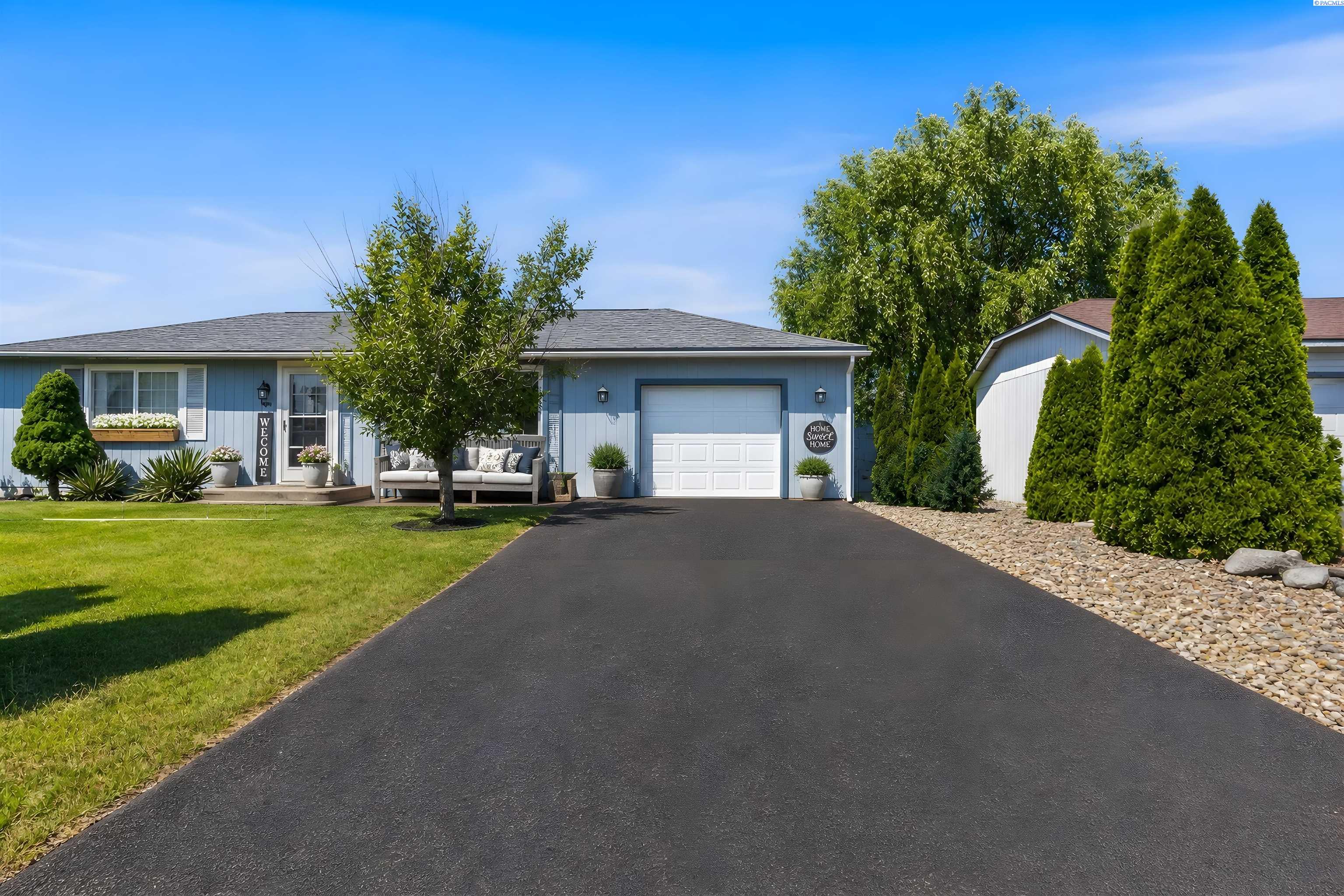 1st image of 1005 Merlot St, Granger, WA 98932 | MLS# 294871