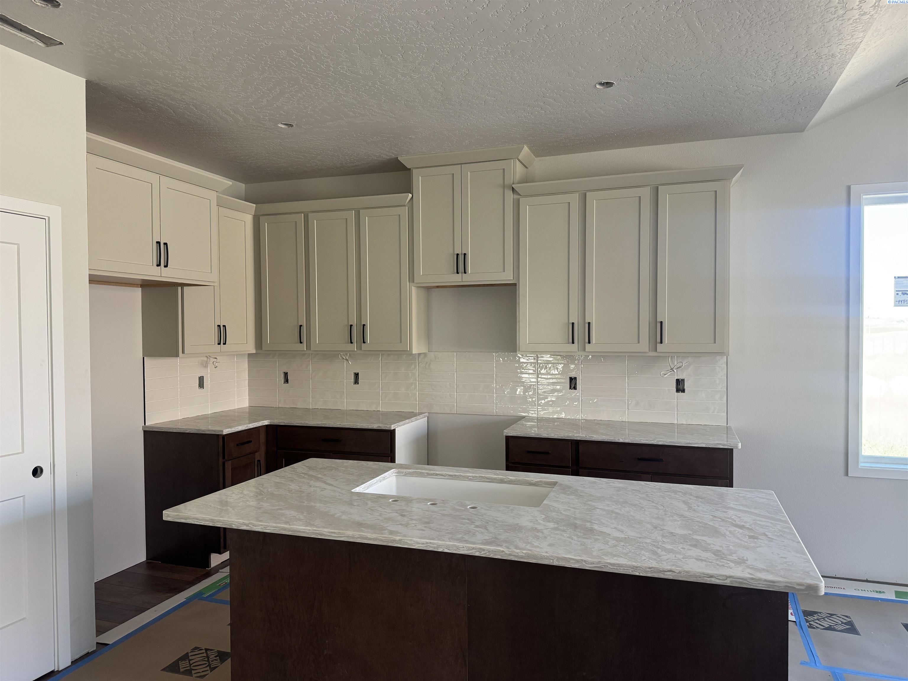 2960 Meadowlark Ave, Richland, WA 99352