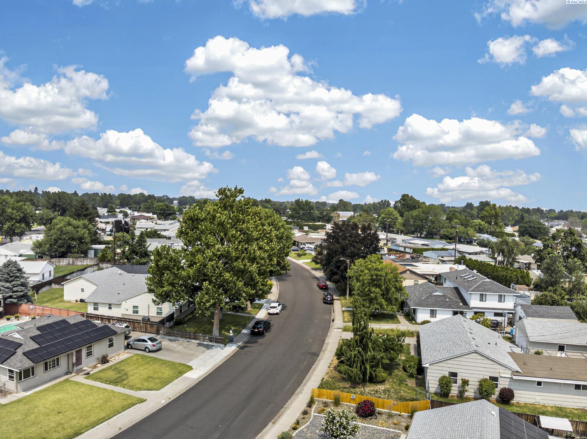 704 Cedar Ave, Richland, WA 99352